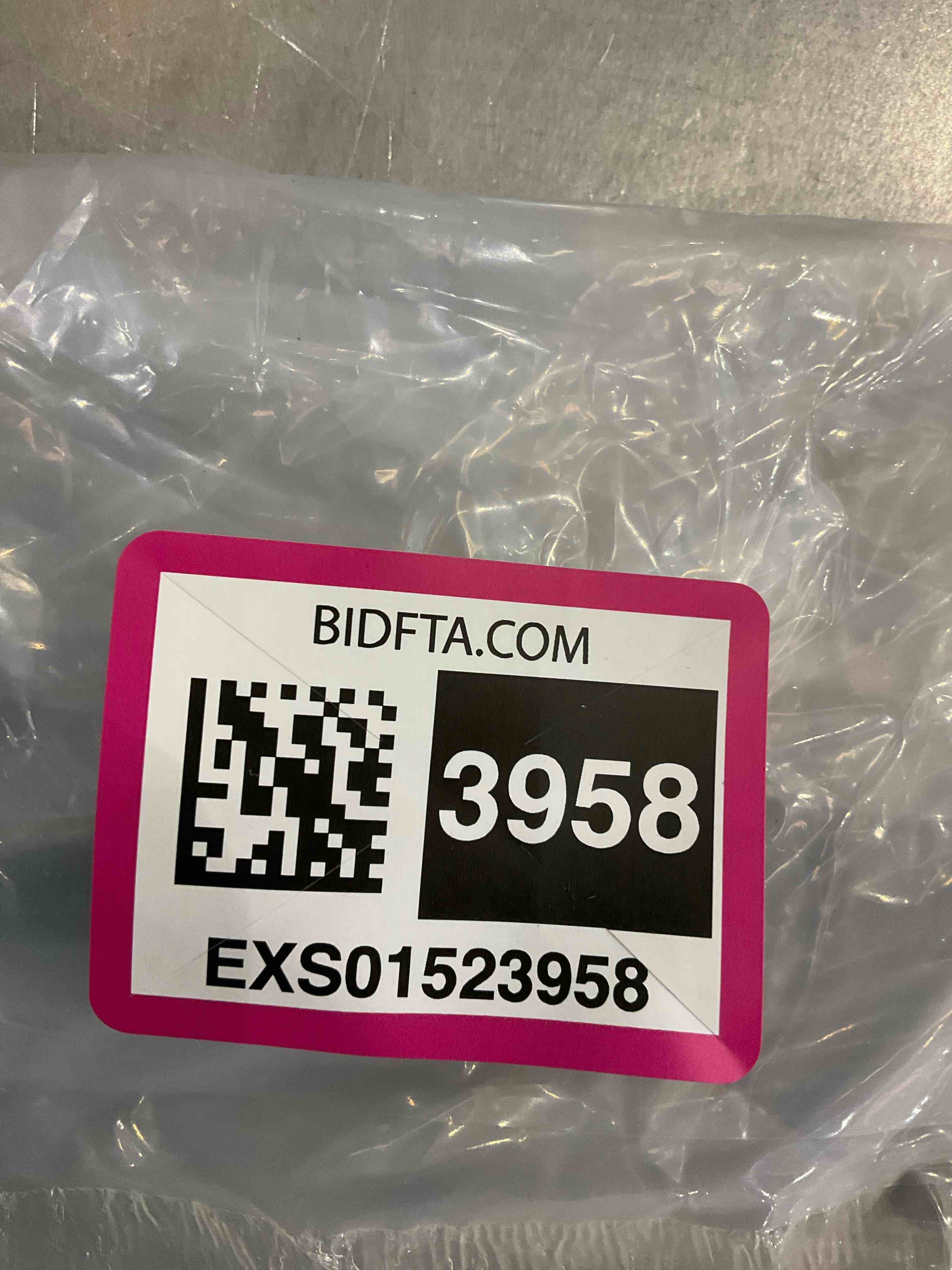https://s3.amazonaws.com/lotting-images-prod/BargainHunt/EXS01523958_1715091602287.jpeg