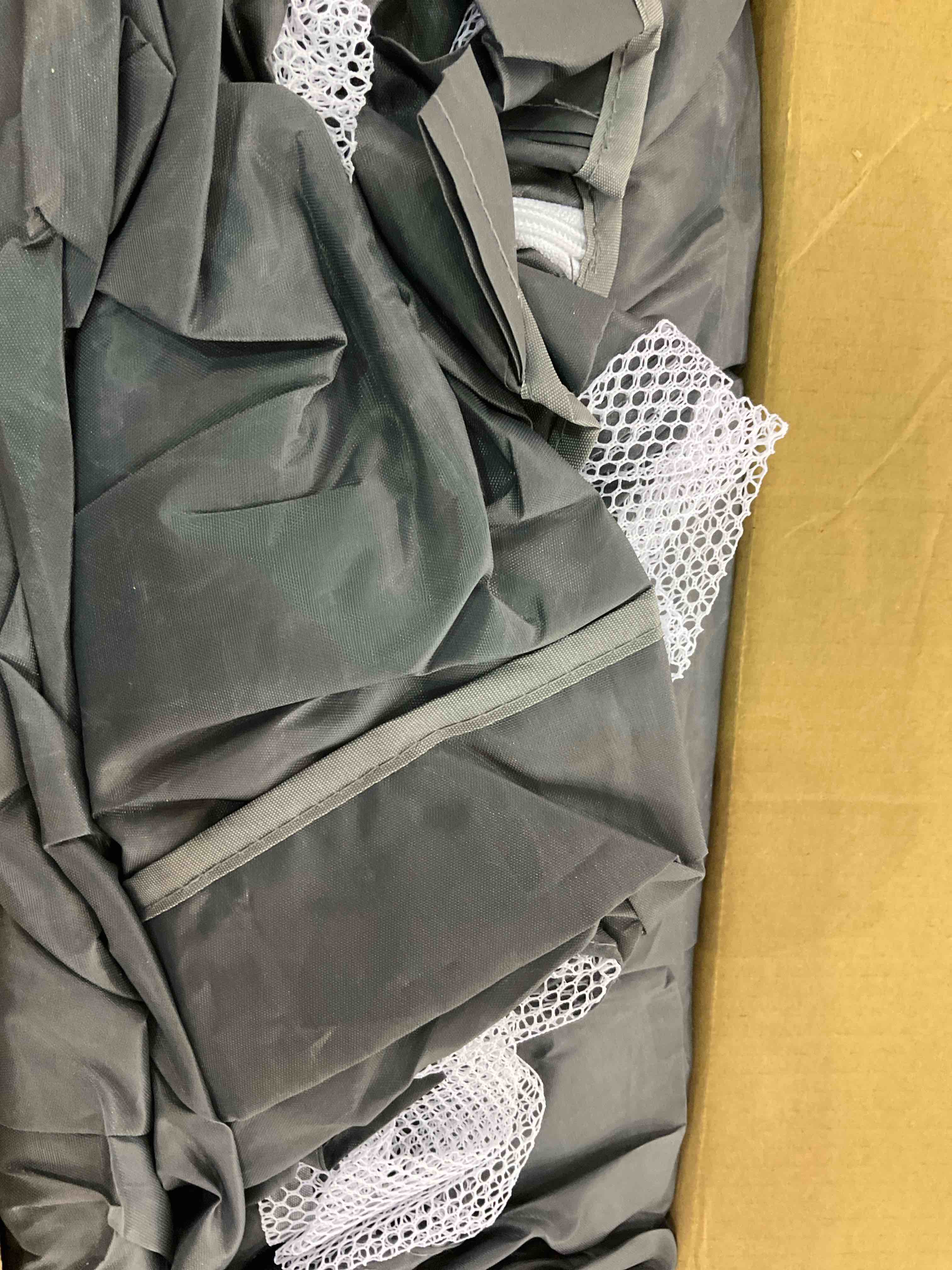 https://s3.amazonaws.com/lotting-images-prod/BargainHunt/EXS01523979_1715096131015.jpeg