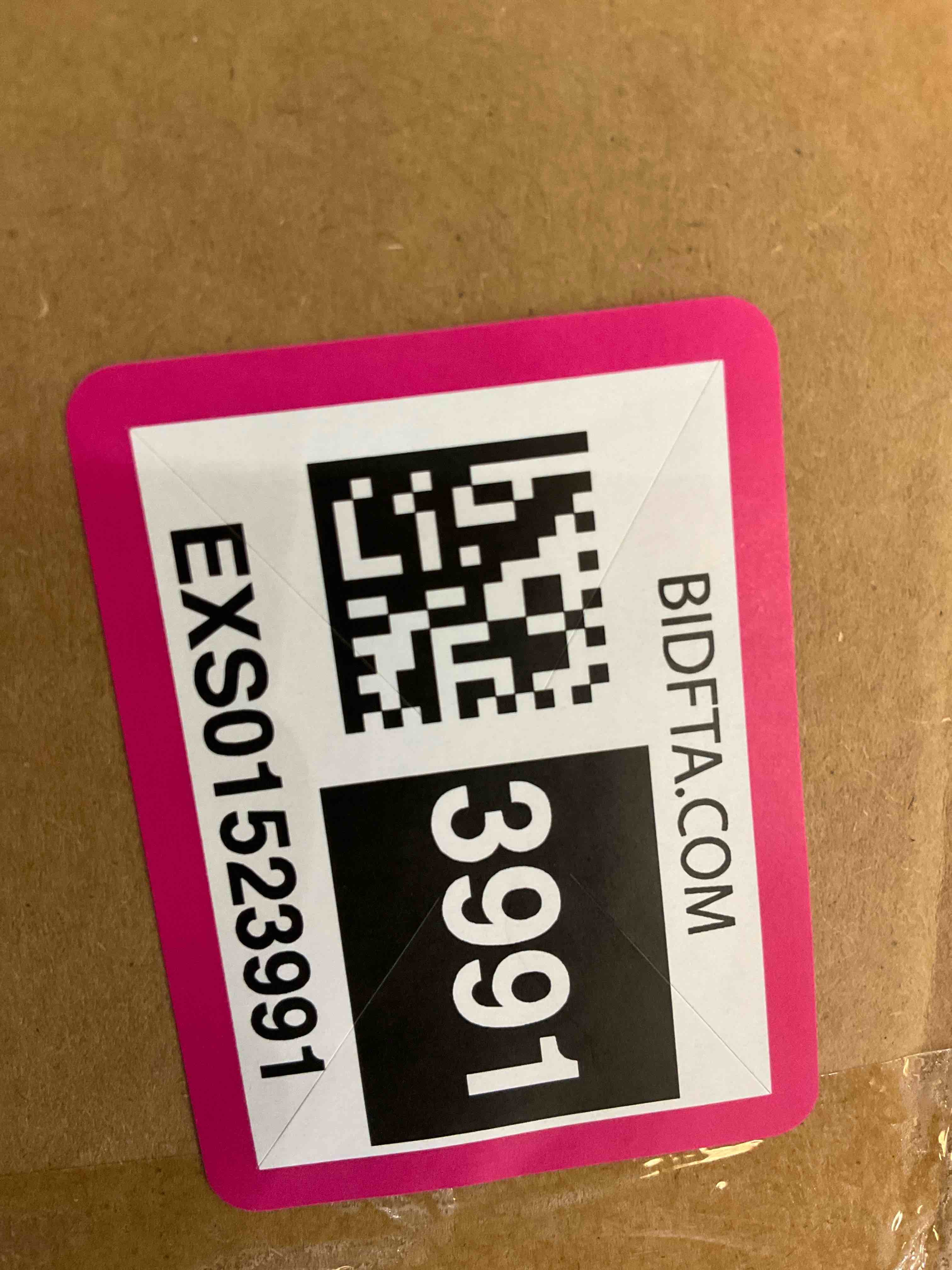 https://s3.amazonaws.com/lotting-images-prod/BargainHunt/EXS01523991_1715101055302.jpeg