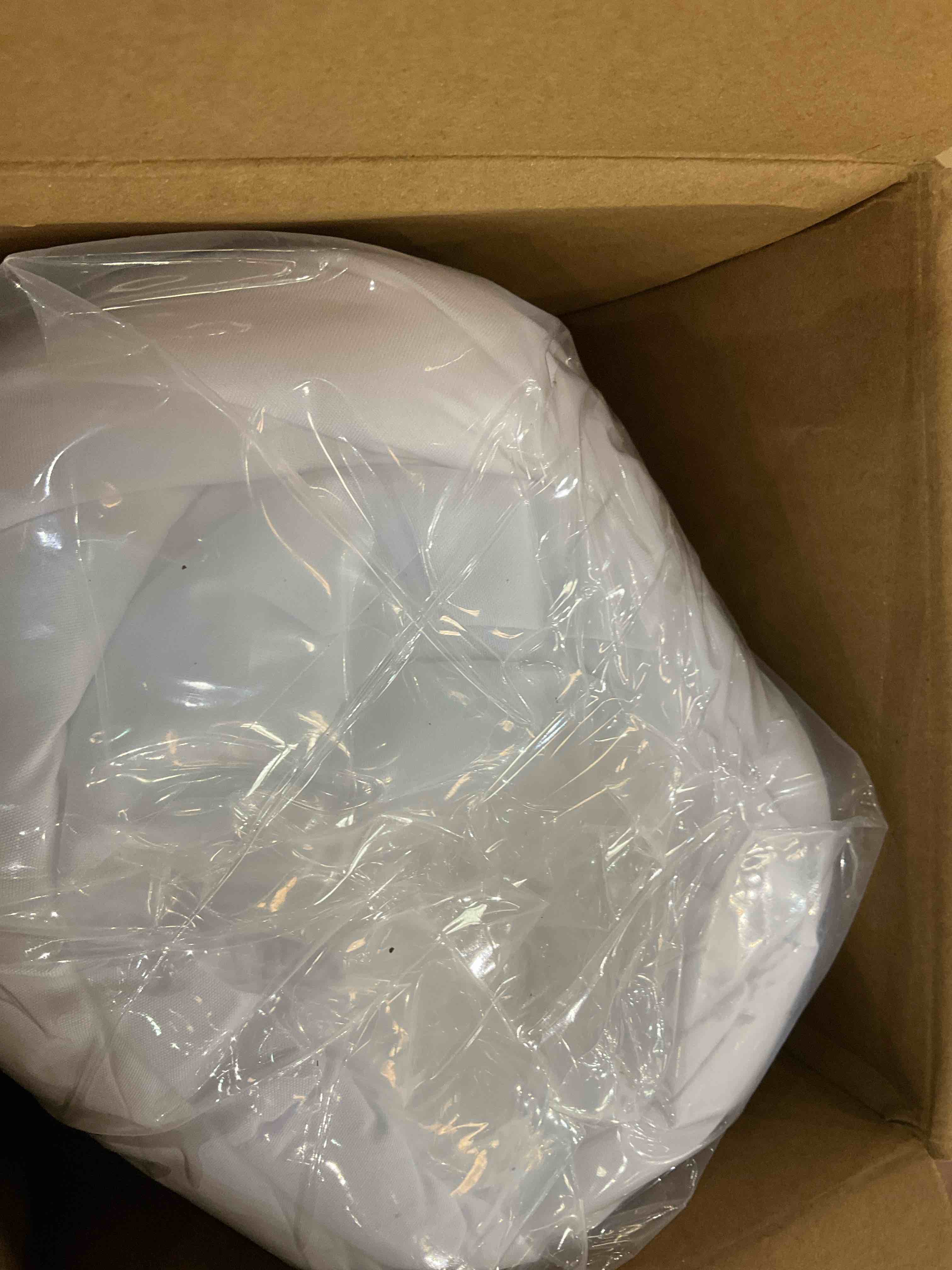 https://s3.amazonaws.com/lotting-images-prod/BargainHunt/EXS01523994_1715101389092.jpeg