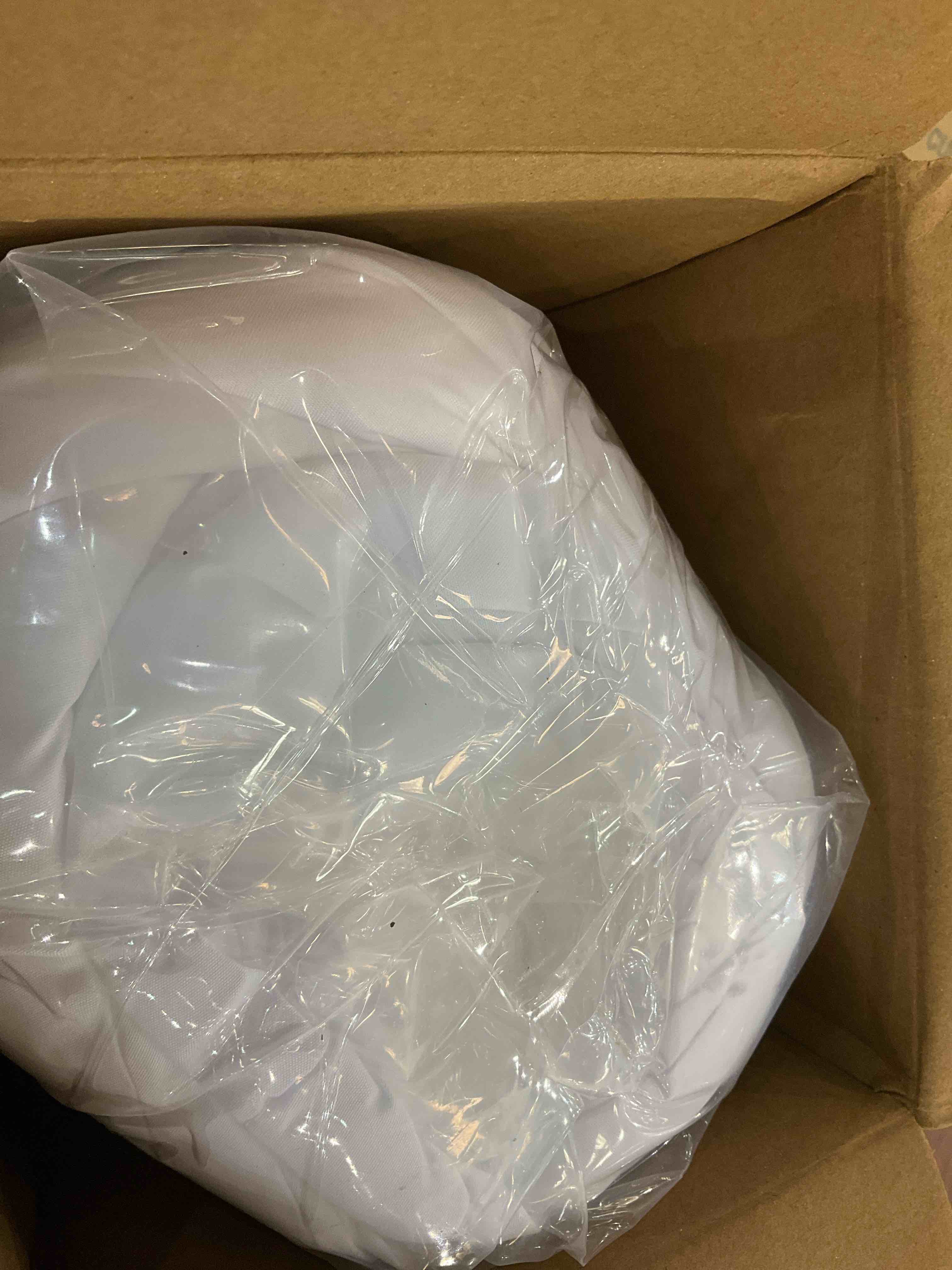 https://s3.amazonaws.com/lotting-images-prod/BargainHunt/EXS01523994_1715101390099.jpeg
