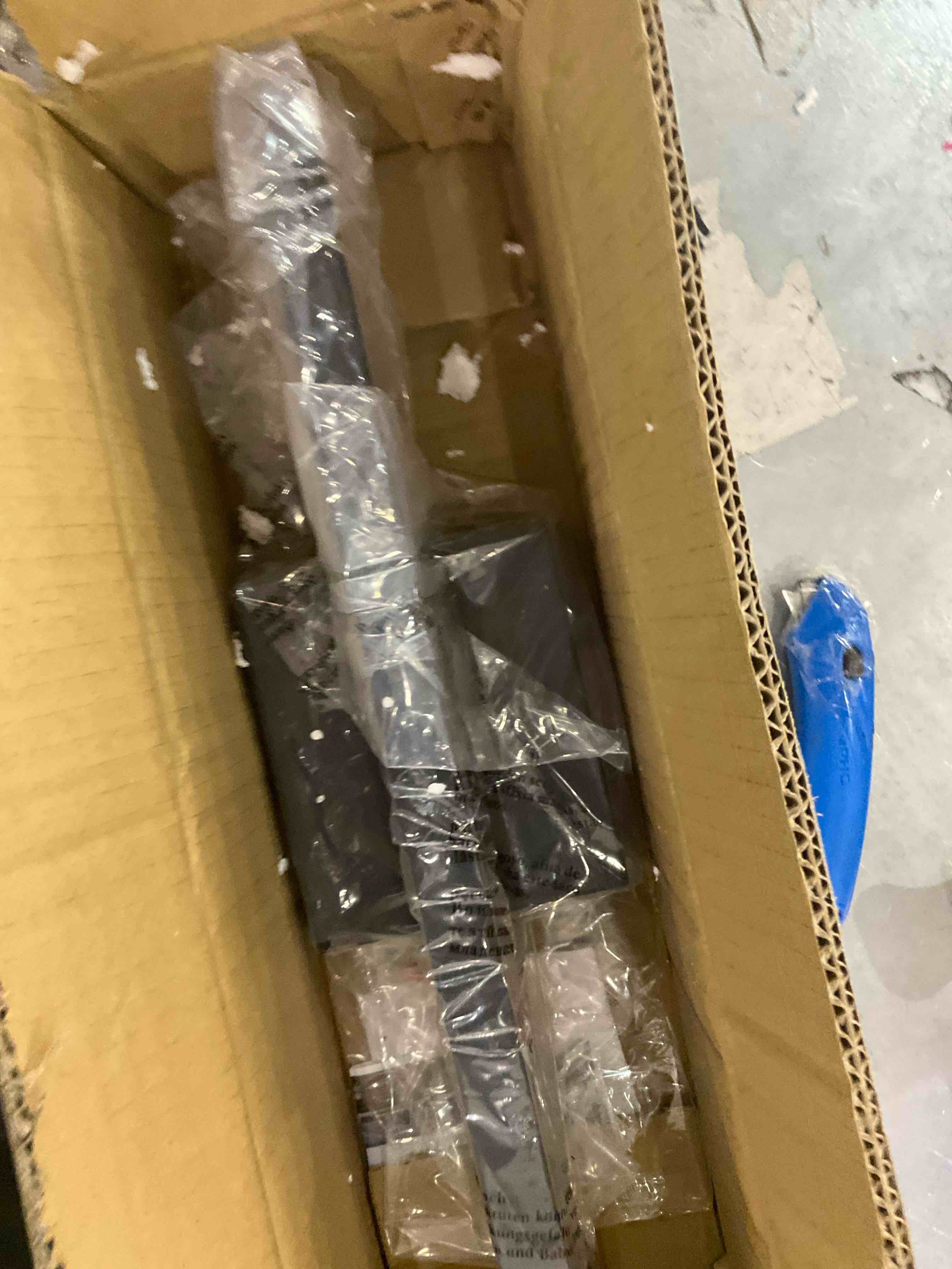 https://s3.amazonaws.com/lotting-images-prod/BargainHunt/EXS01524110_1713873650861.jpeg