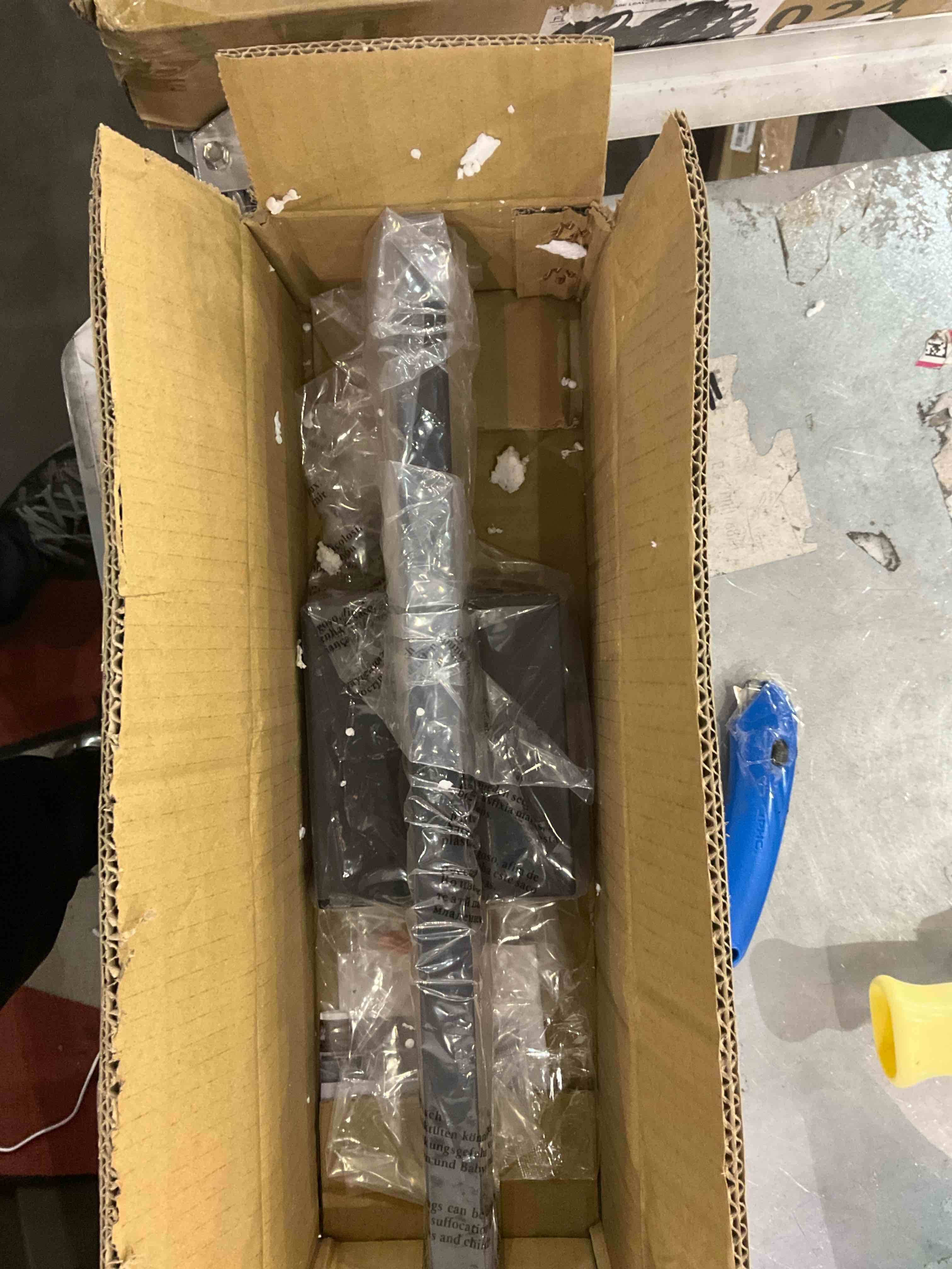 https://s3.amazonaws.com/lotting-images-prod/BargainHunt/EXS01524110_1713873652226.jpeg