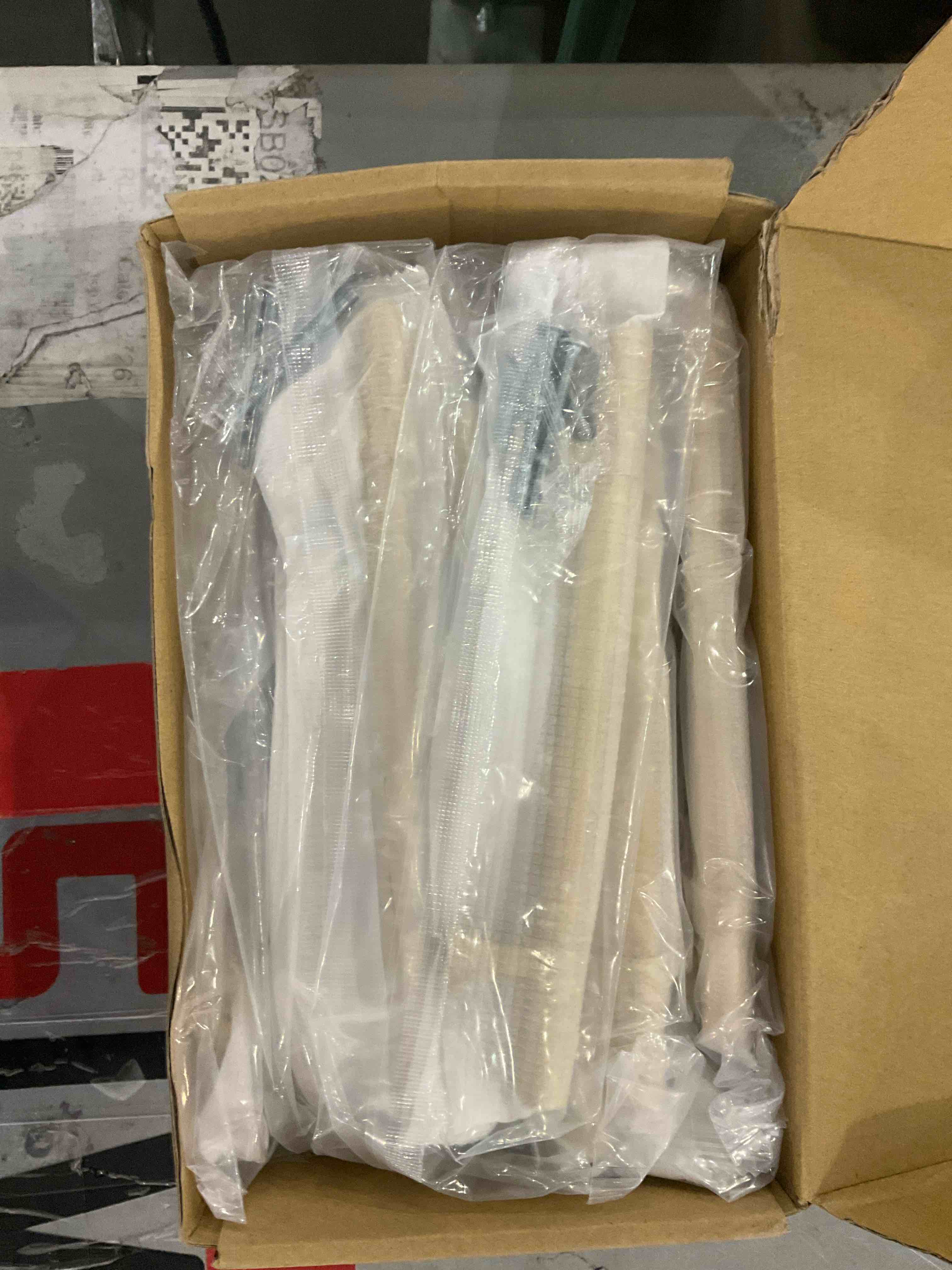 https://s3.amazonaws.com/lotting-images-prod/BargainHunt/EXS01524326_1713959602526.jpeg