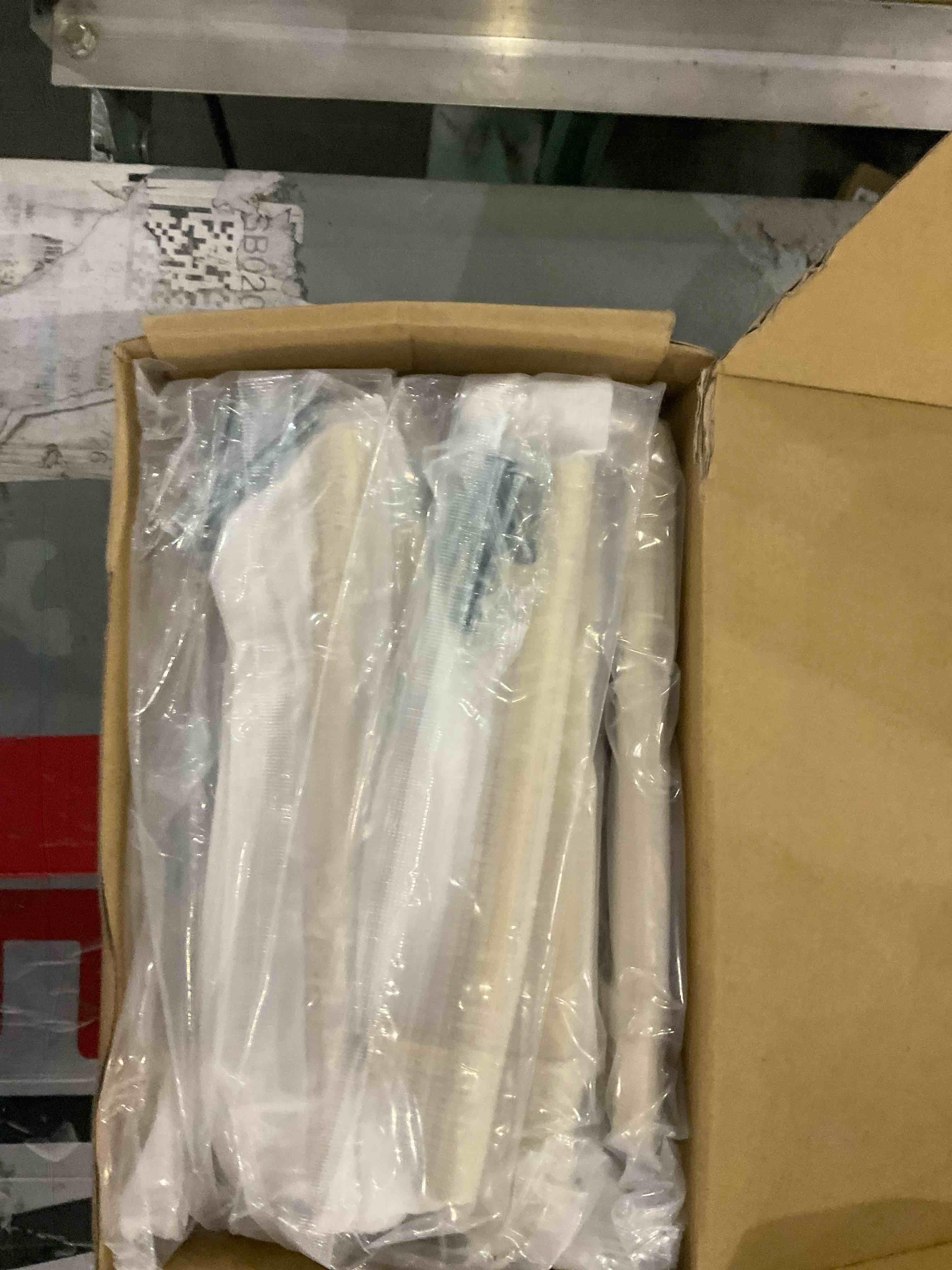 https://s3.amazonaws.com/lotting-images-prod/BargainHunt/EXS01524326_1713959603897.jpeg