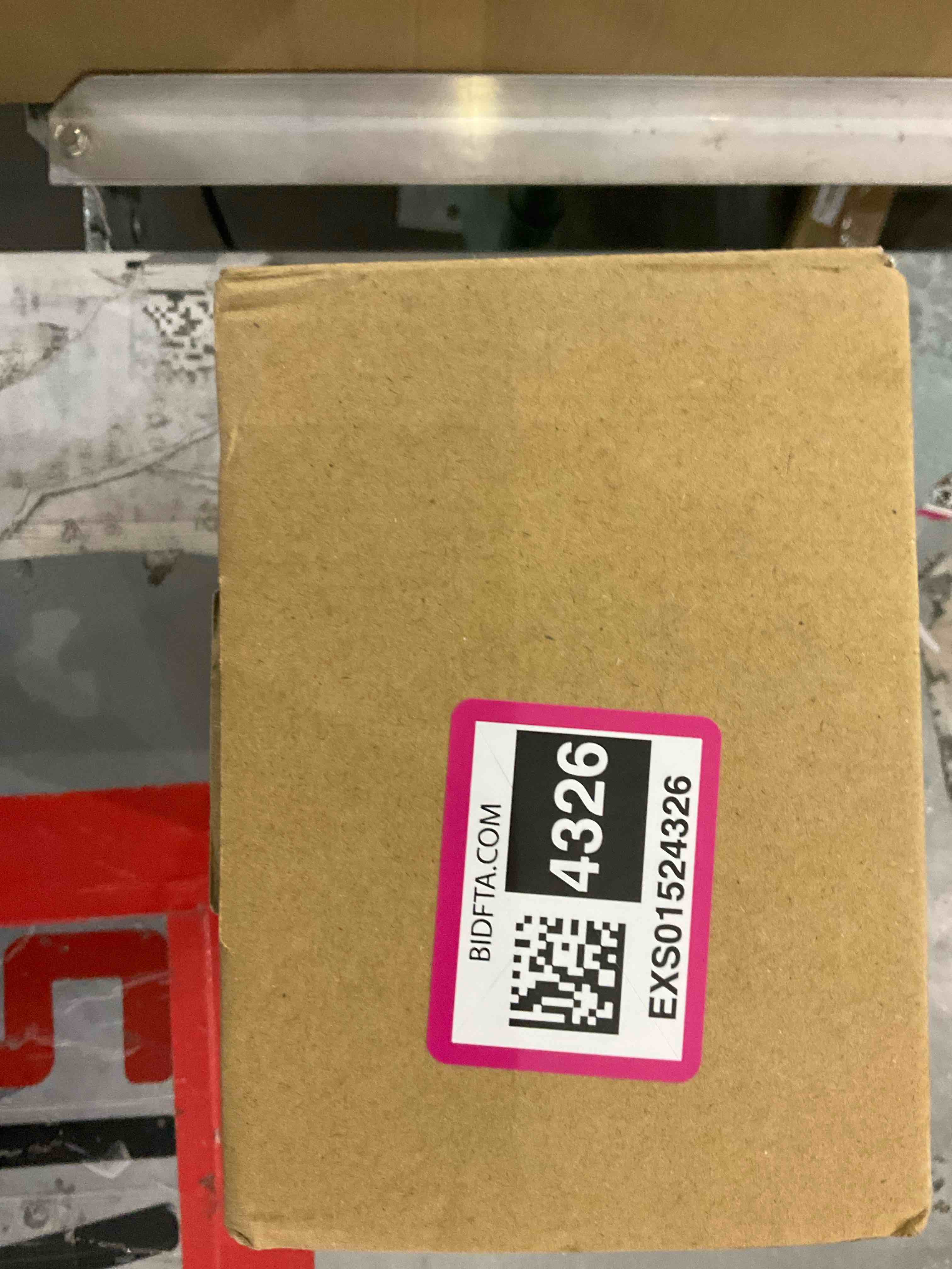 https://s3.amazonaws.com/lotting-images-prod/BargainHunt/EXS01524326_1713959616982.jpeg