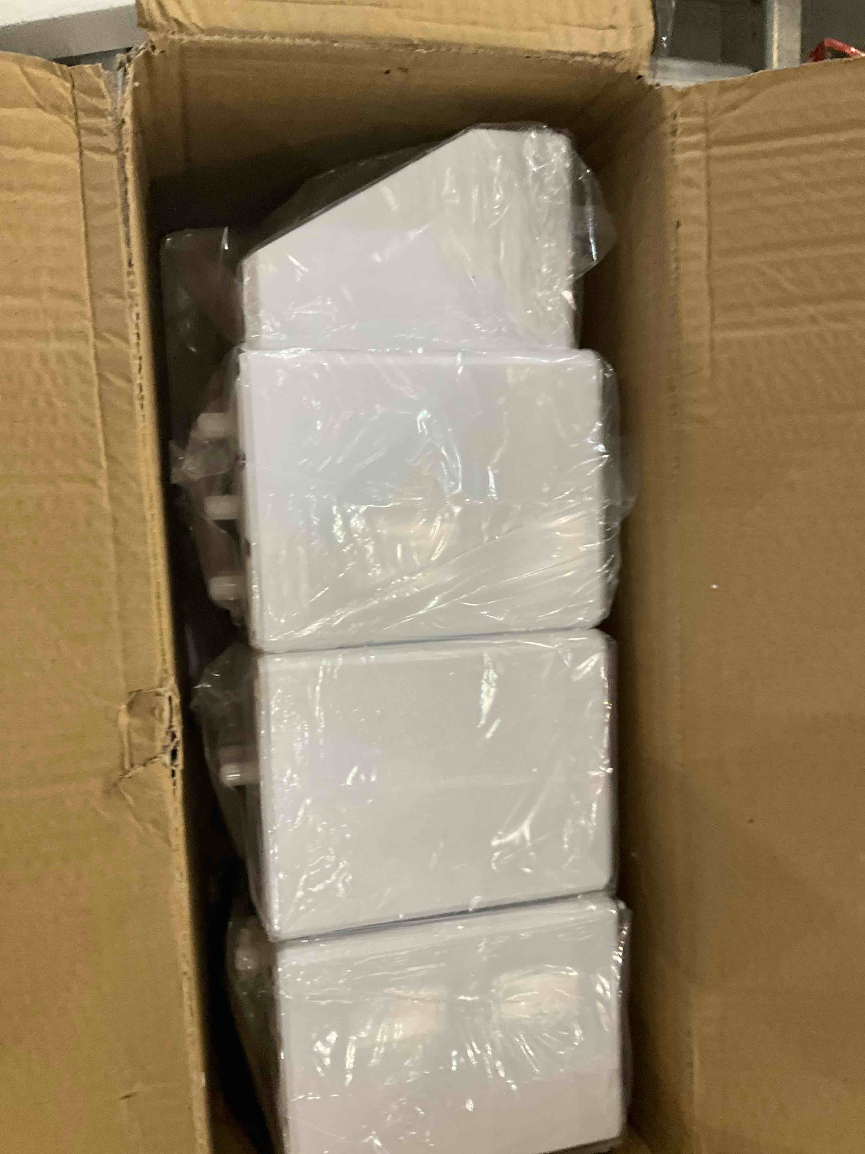 https://s3.amazonaws.com/lotting-images-prod/BargainHunt/EXS01524405_1713965717498.jpeg