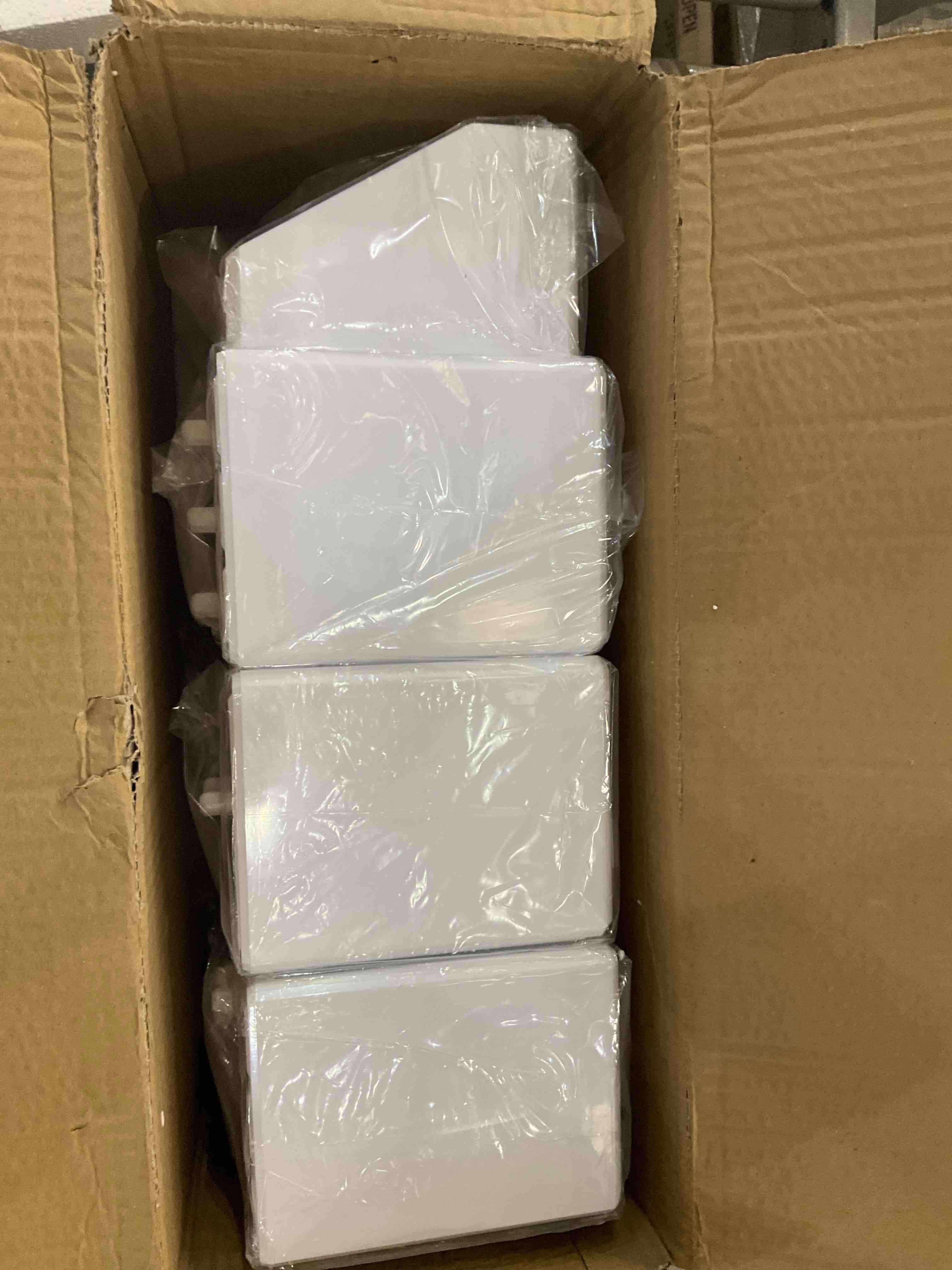 https://s3.amazonaws.com/lotting-images-prod/BargainHunt/EXS01524405_1713965718374.jpeg