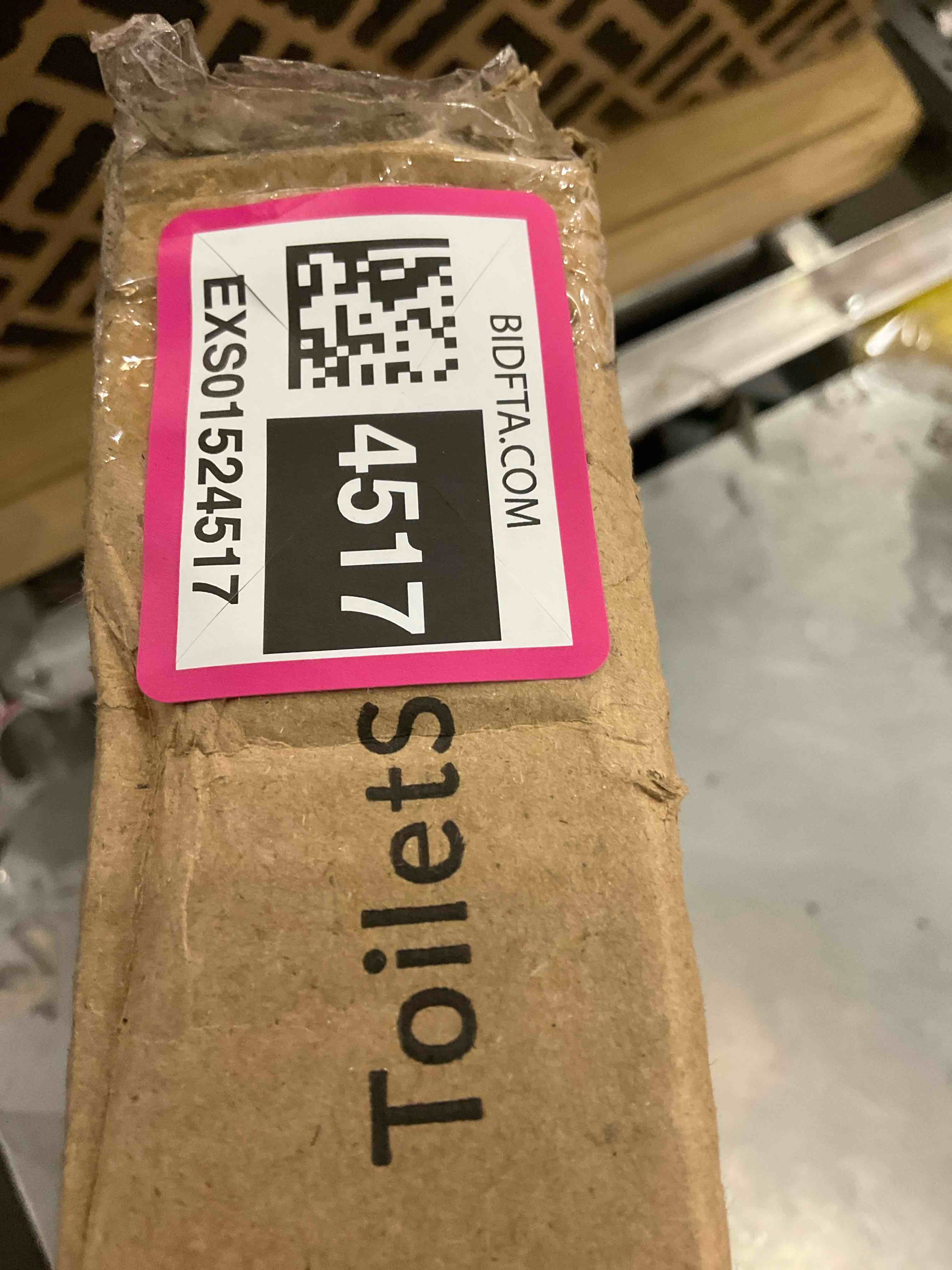 https://s3.amazonaws.com/lotting-images-prod/BargainHunt/EXS01524517_1715019866280.jpeg