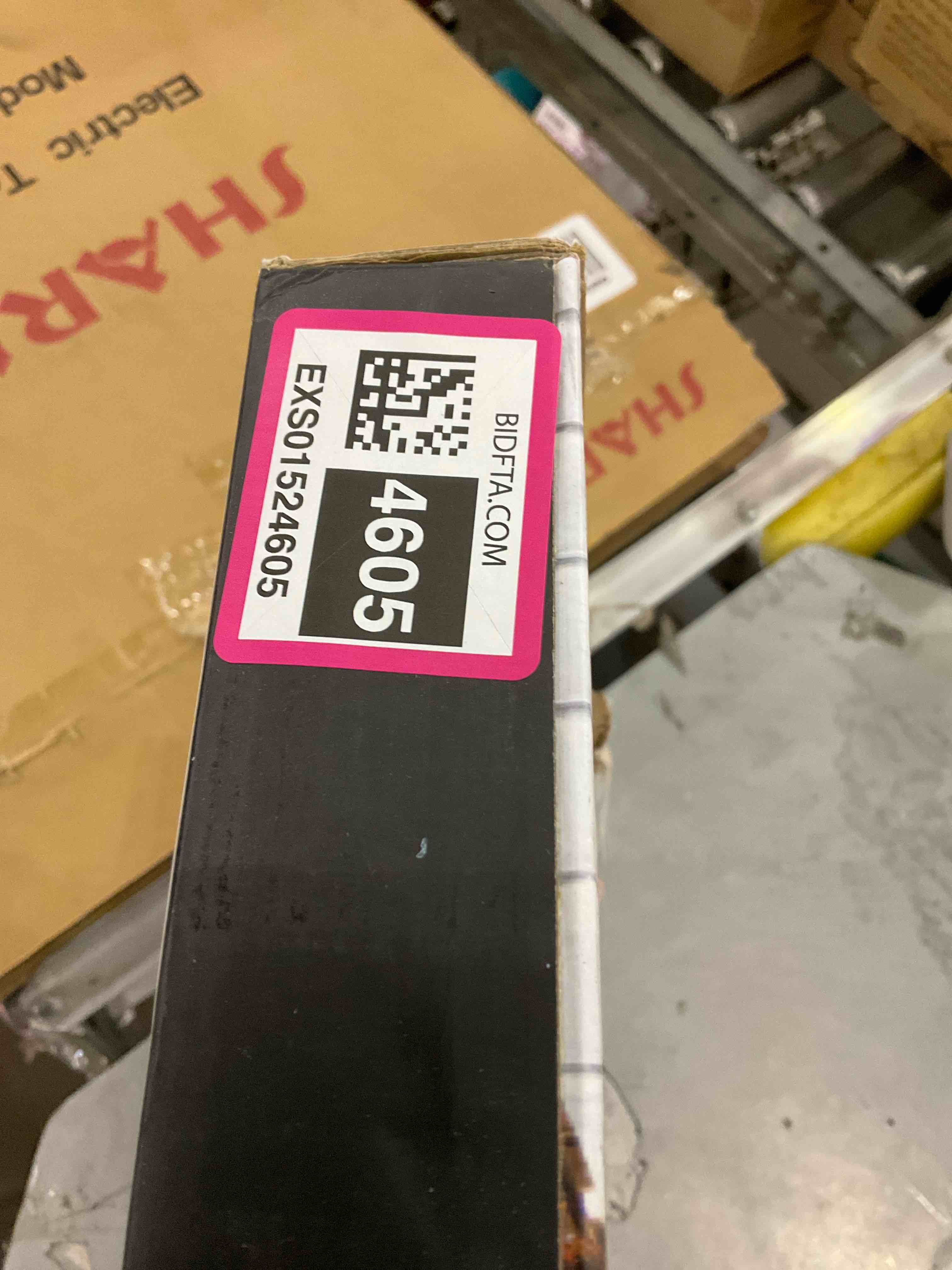 https://s3.amazonaws.com/lotting-images-prod/BargainHunt/EXS01524605_1715088337054.jpeg