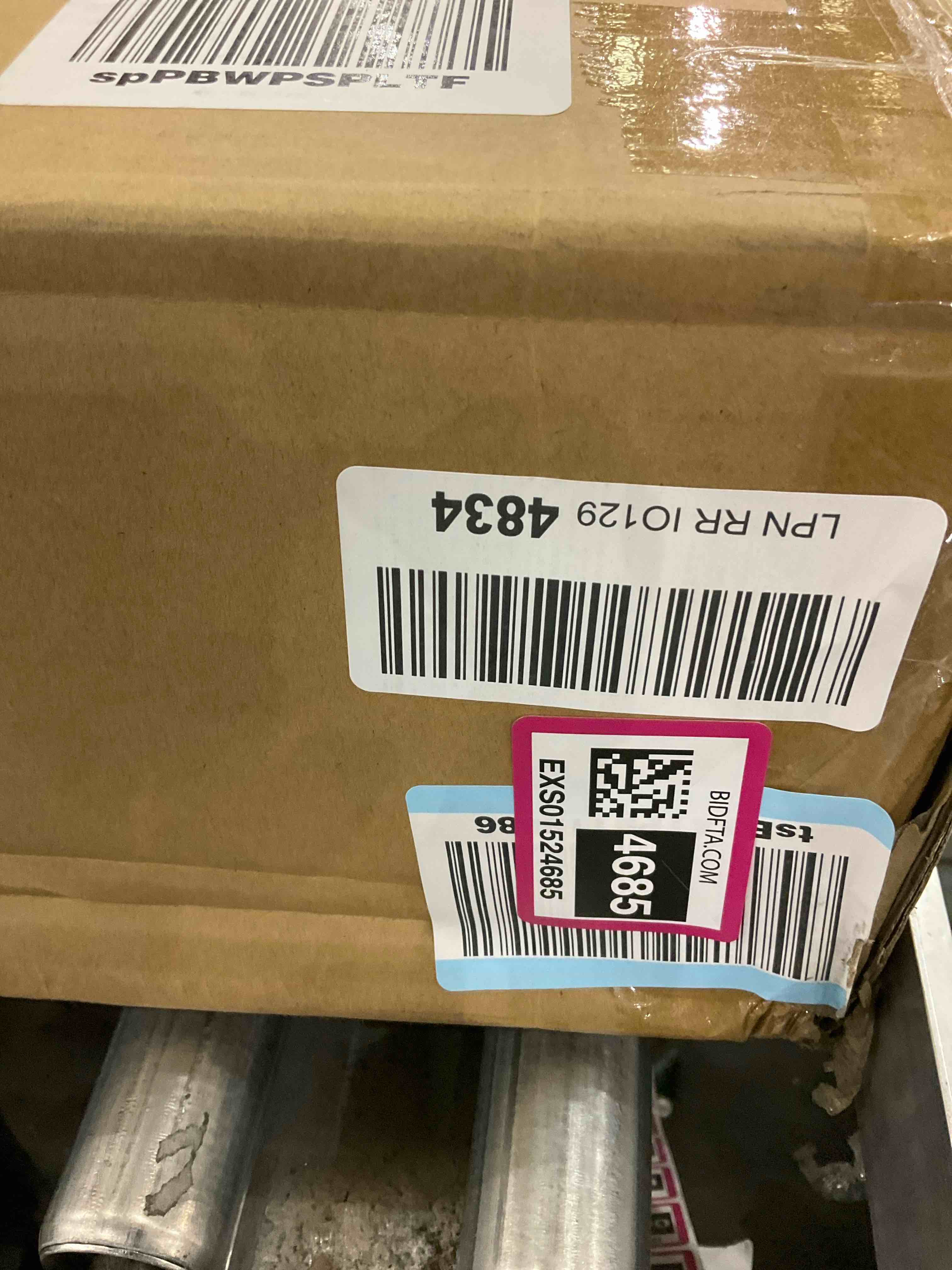 https://s3.amazonaws.com/lotting-images-prod/BargainHunt/EXS01524685_1715095933372.jpeg