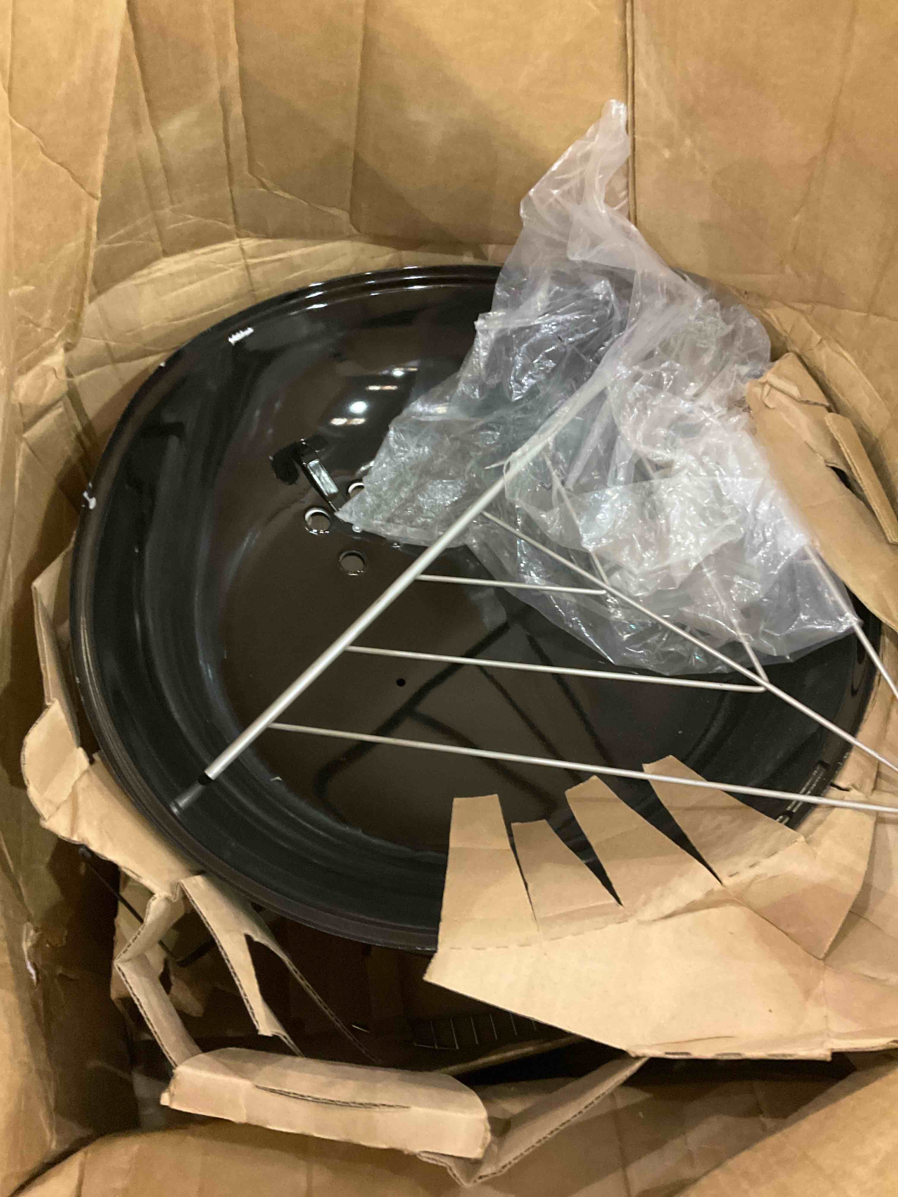 https://s3.amazonaws.com/lotting-images-prod/BargainHunt/EXS01524690_1715096479816.jpeg