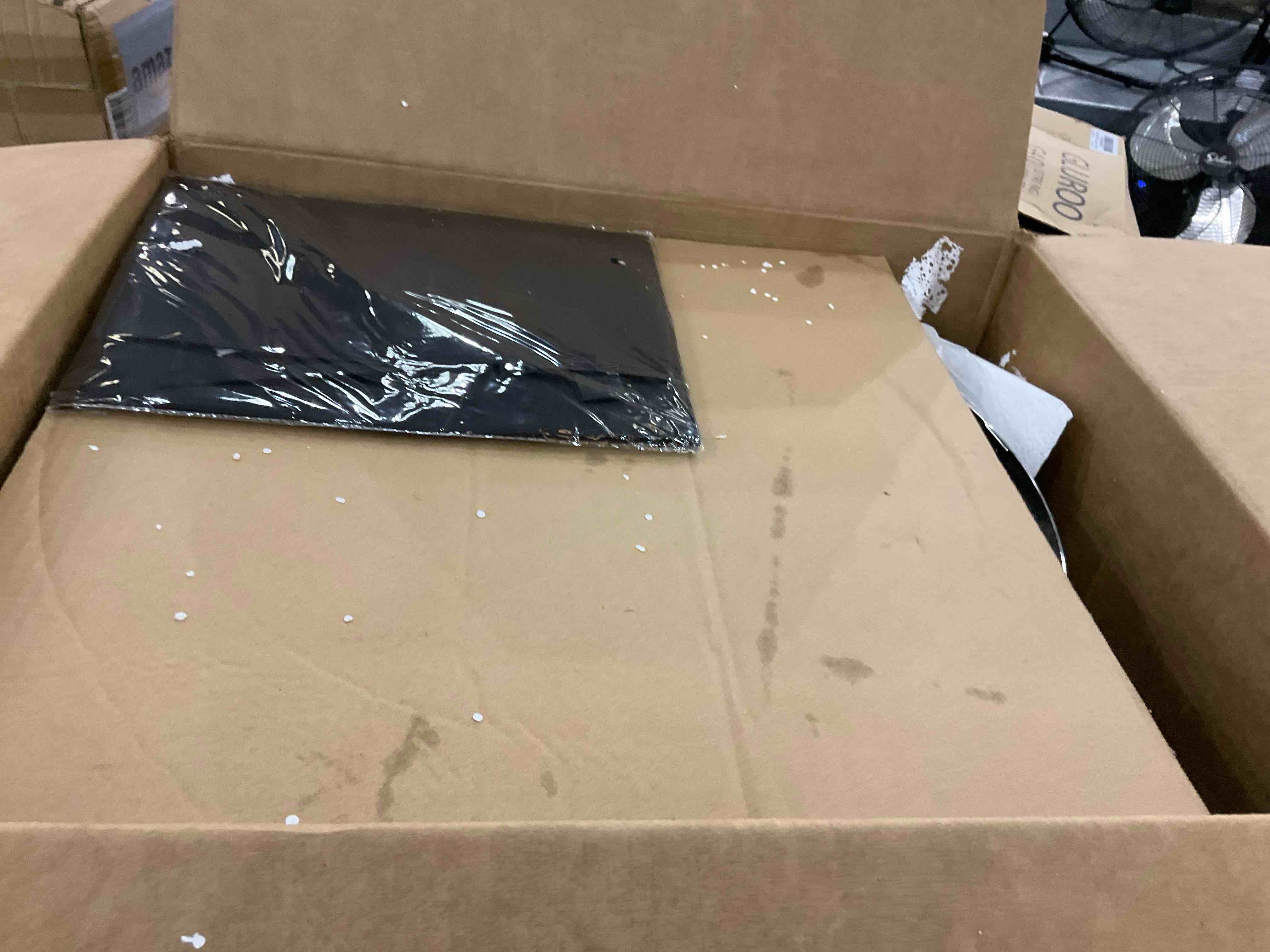 https://s3.amazonaws.com/lotting-images-prod/BargainHunt/EXS01524693_1715096876069.jpeg