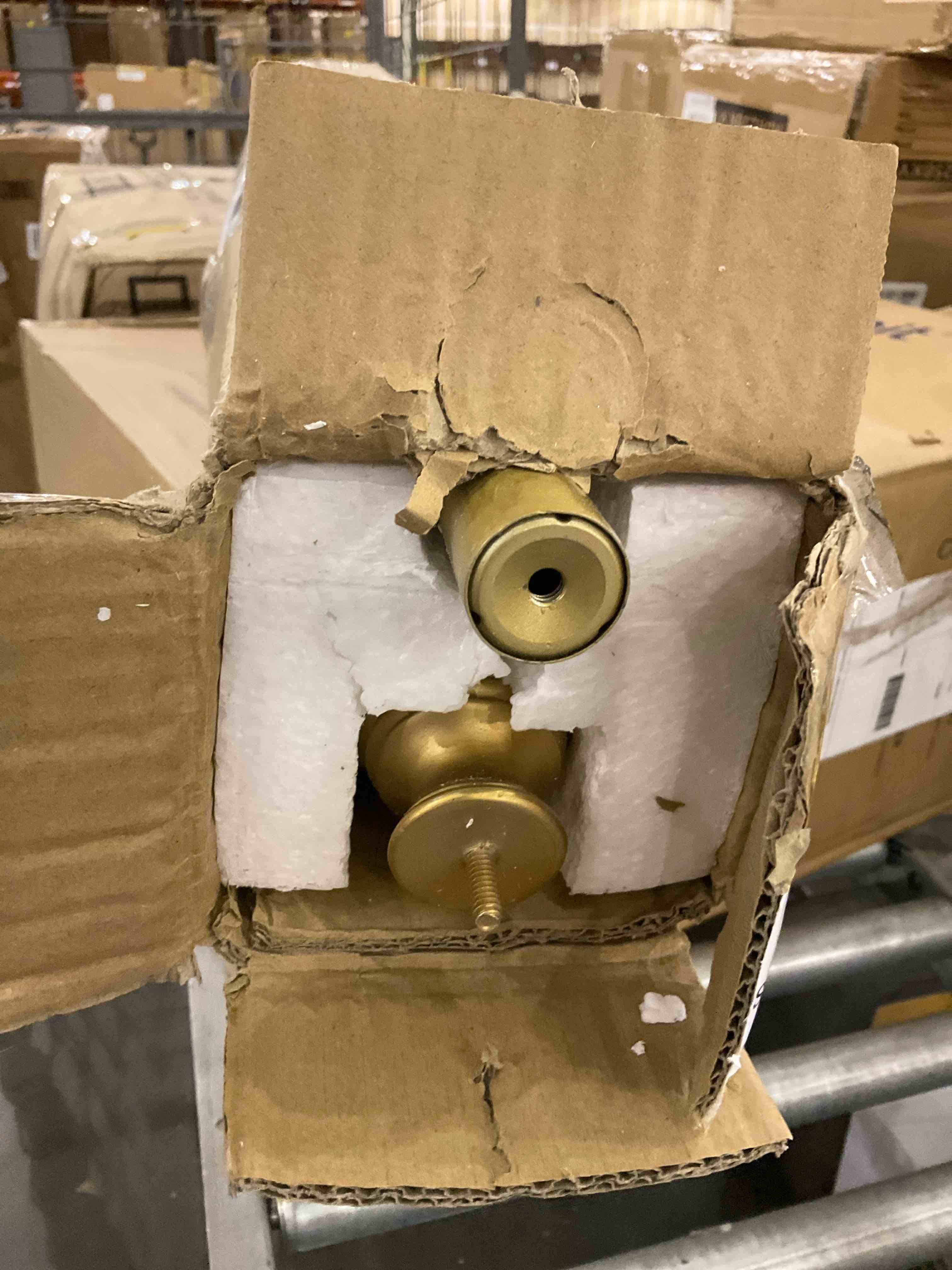 https://s3.amazonaws.com/lotting-images-prod/BargainHunt/EXS01524755_1715107561562.jpeg