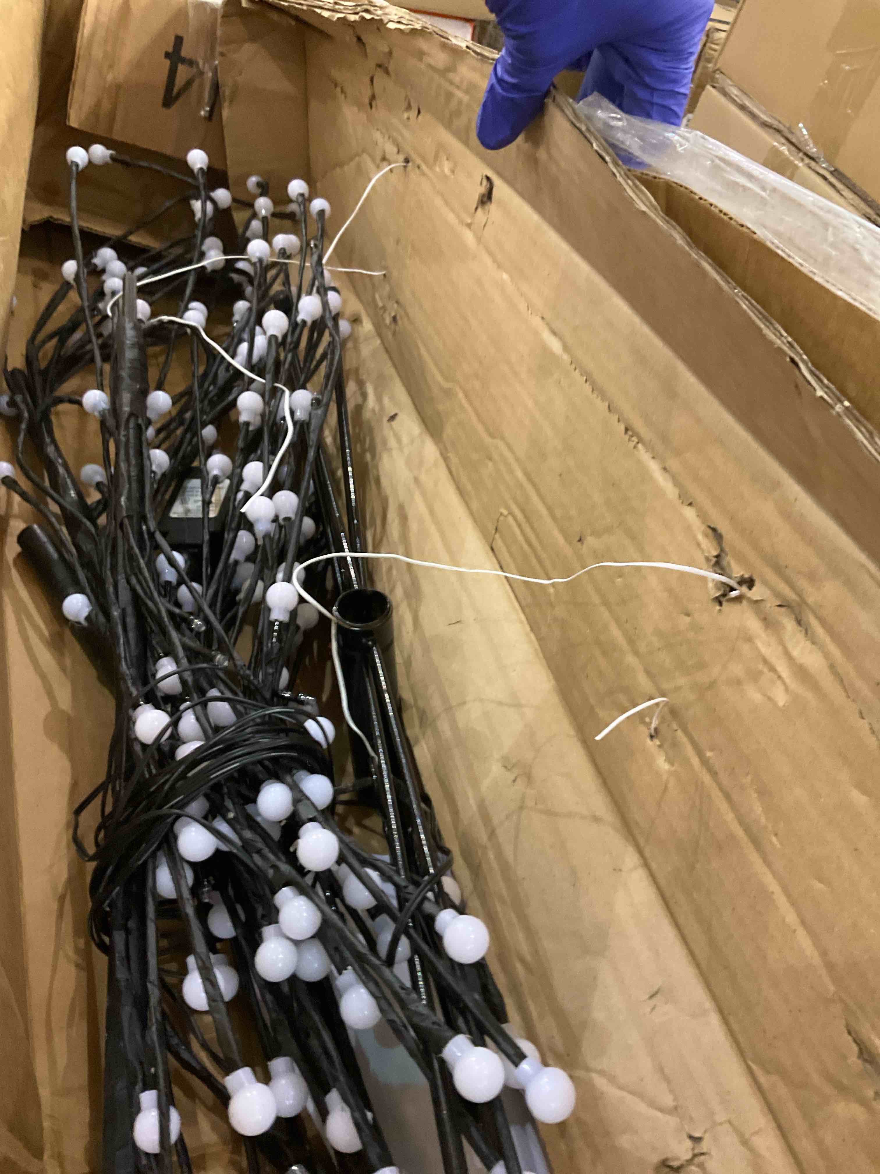 Leruckdite LED Tree Ball Light 6ft 208L Multi-Color Artificial Light Decoration for Bedroom Indoor Outdoor Home Festival Party Wedding Christmas