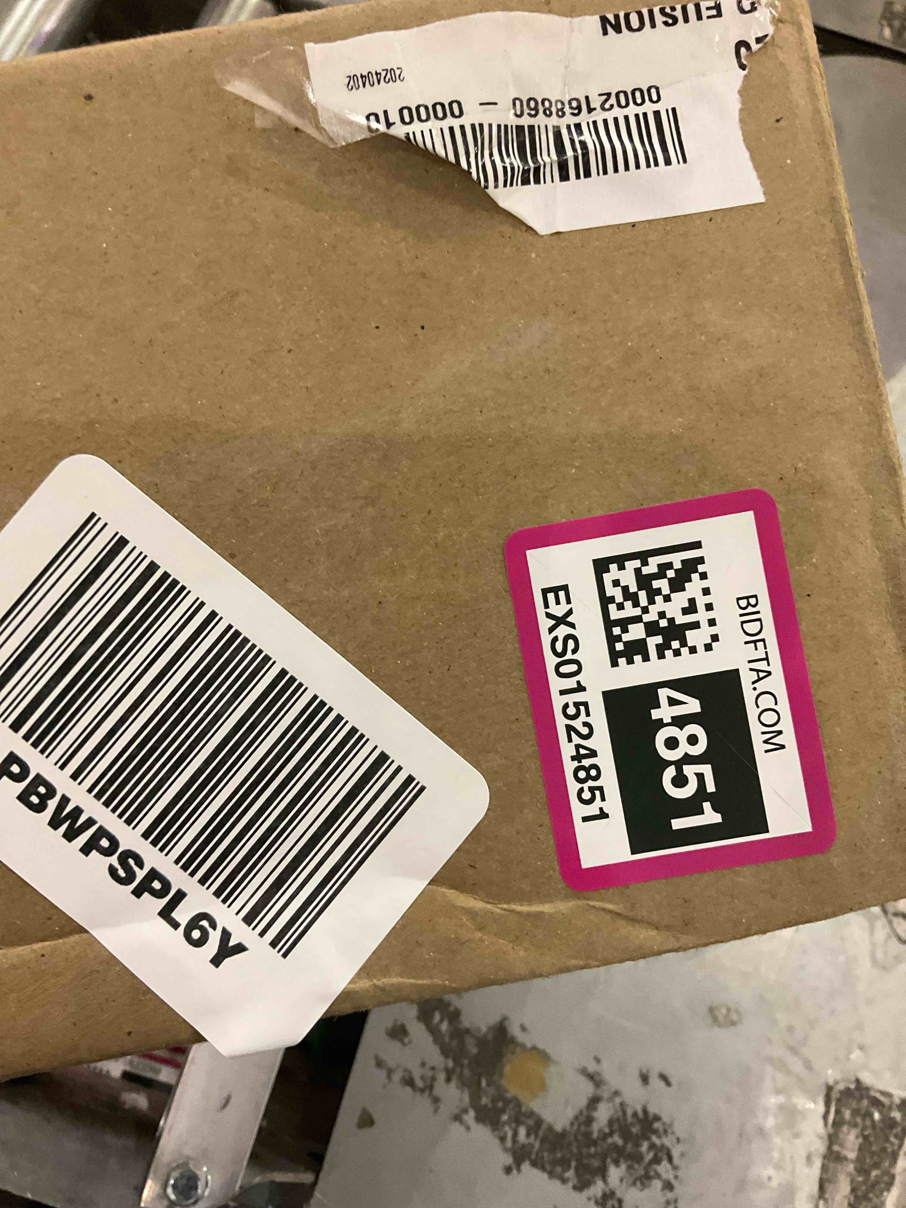 https://s3.amazonaws.com/lotting-images-prod/BargainHunt/EXS01524851_1715182839089.jpeg