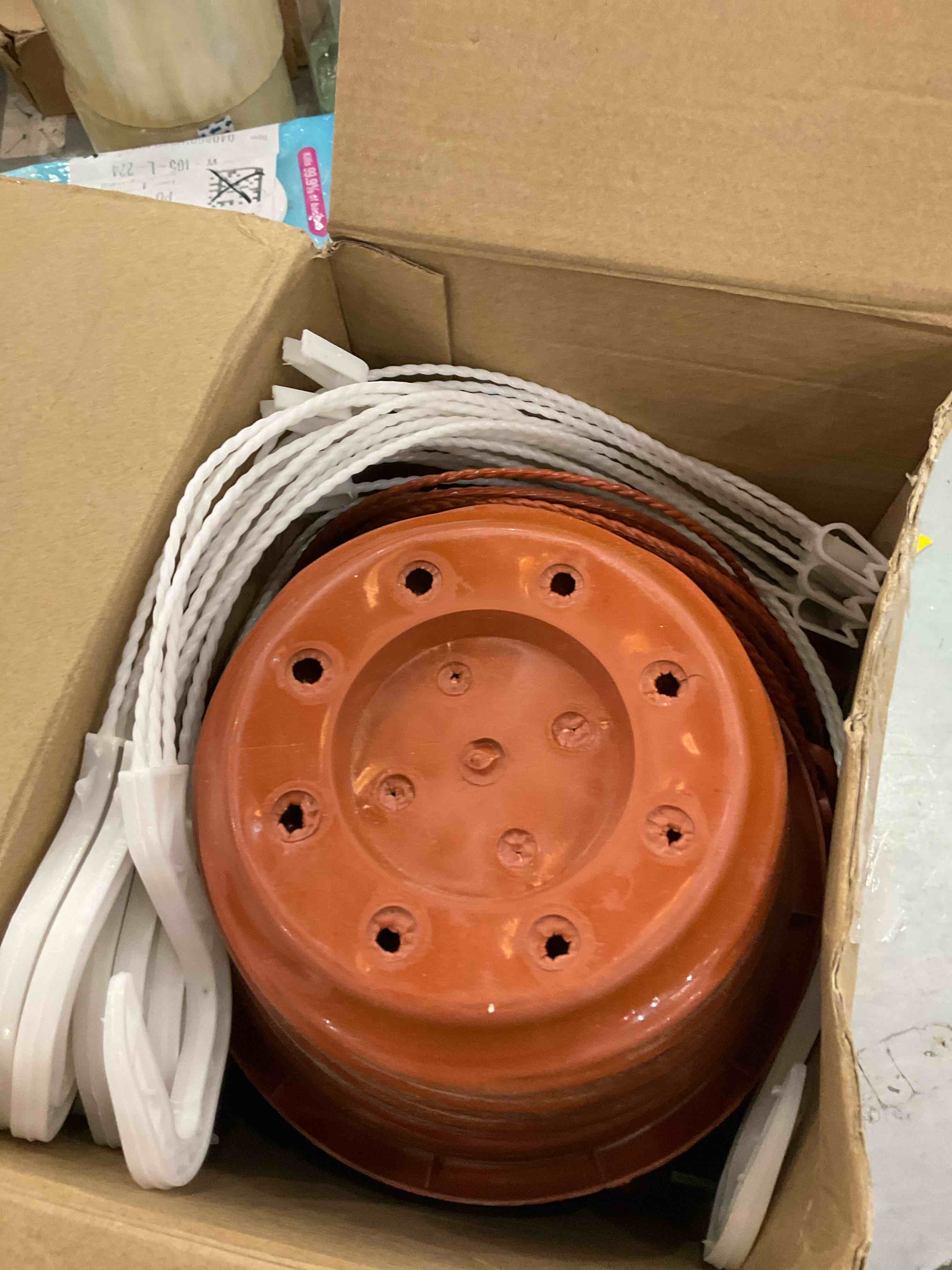 https://s3.amazonaws.com/lotting-images-prod/BargainHunt/EXS01524859_1715186602735.jpeg