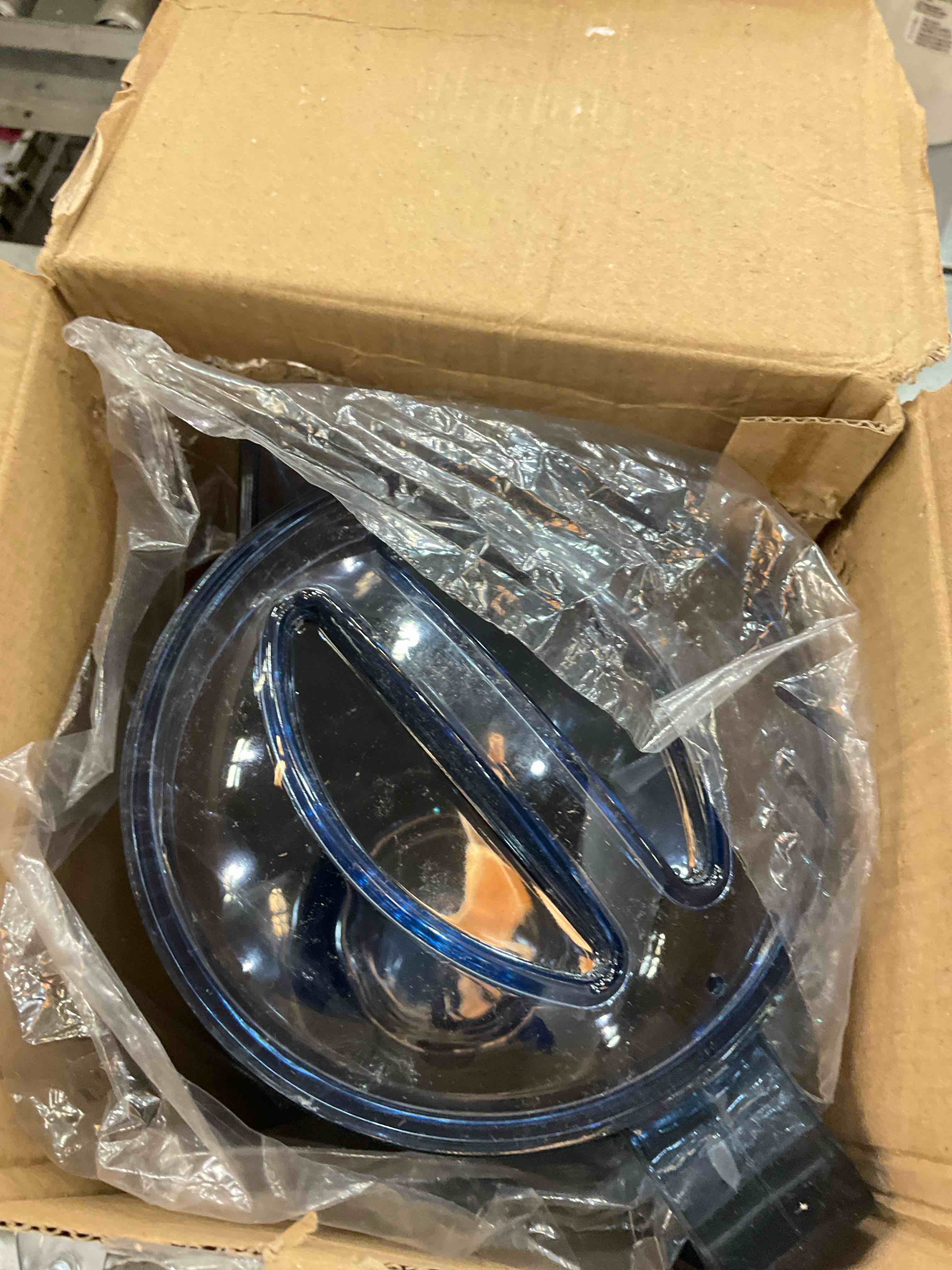 https://s3.amazonaws.com/lotting-images-prod/BargainHunt/EXS01524885_1715188624930.jpeg