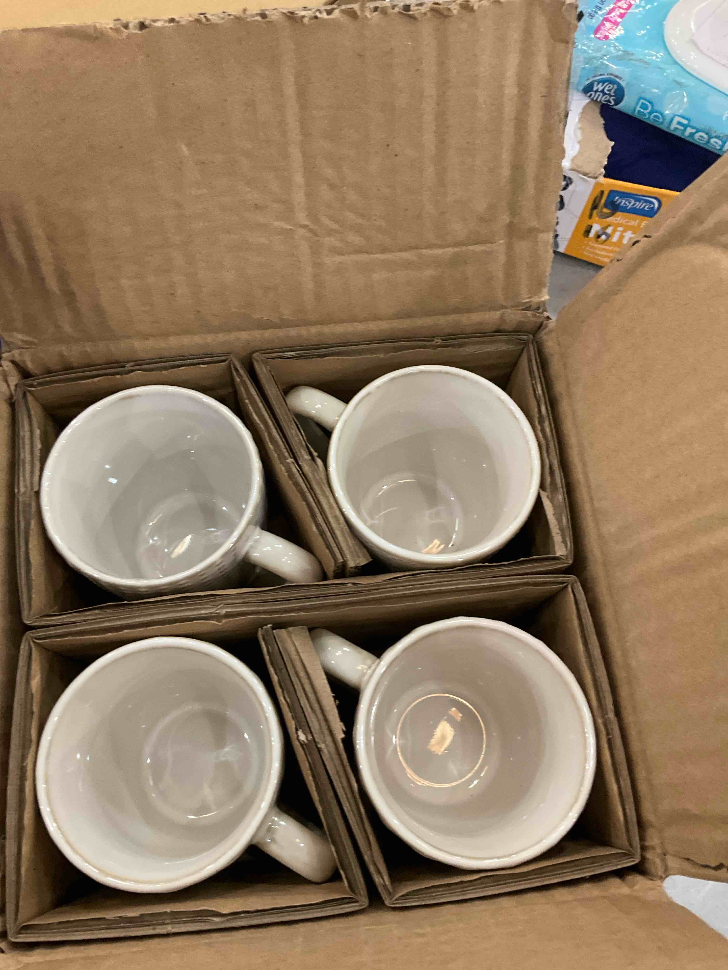 https://s3.amazonaws.com/lotting-images-prod/BargainHunt/EXS01524890_1715189197603.jpeg