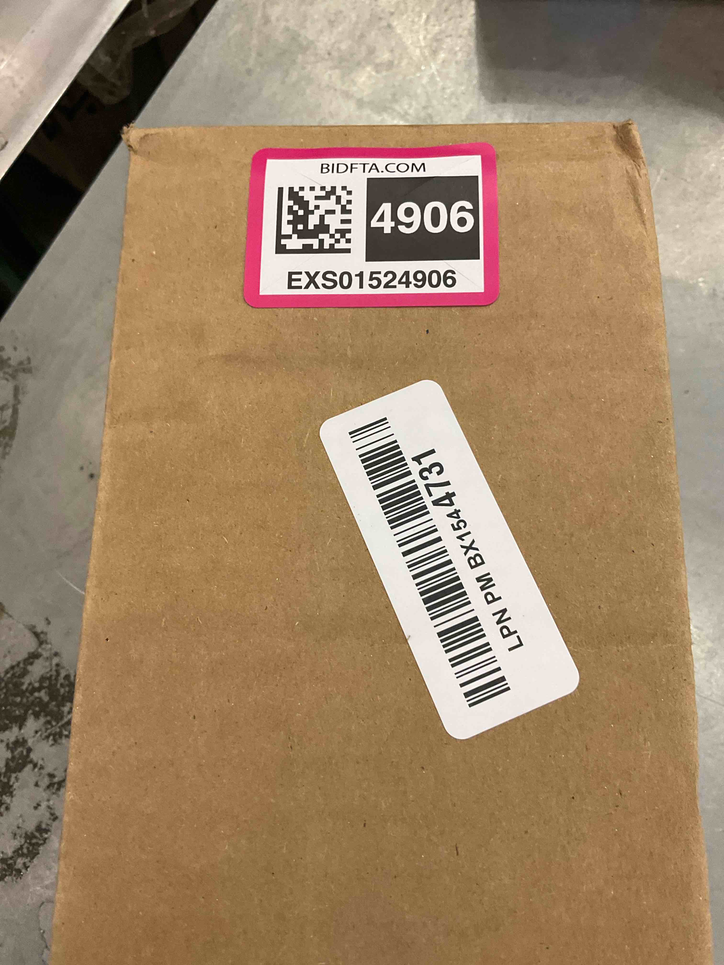 https://s3.amazonaws.com/lotting-images-prod/BargainHunt/EXS01524906_1715193225447.jpeg