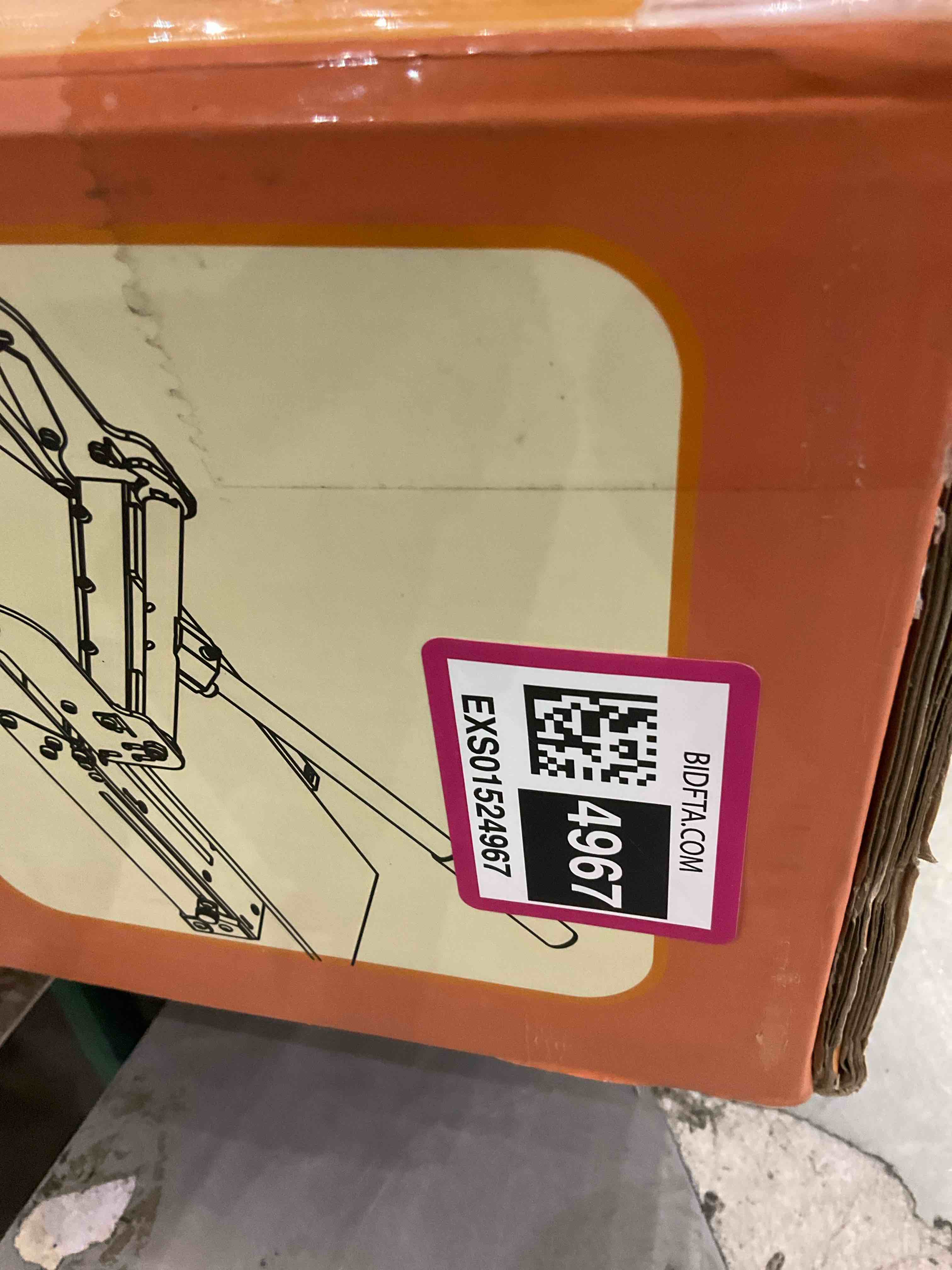 https://s3.amazonaws.com/lotting-images-prod/BargainHunt/EXS01524967_1715341619031.jpeg