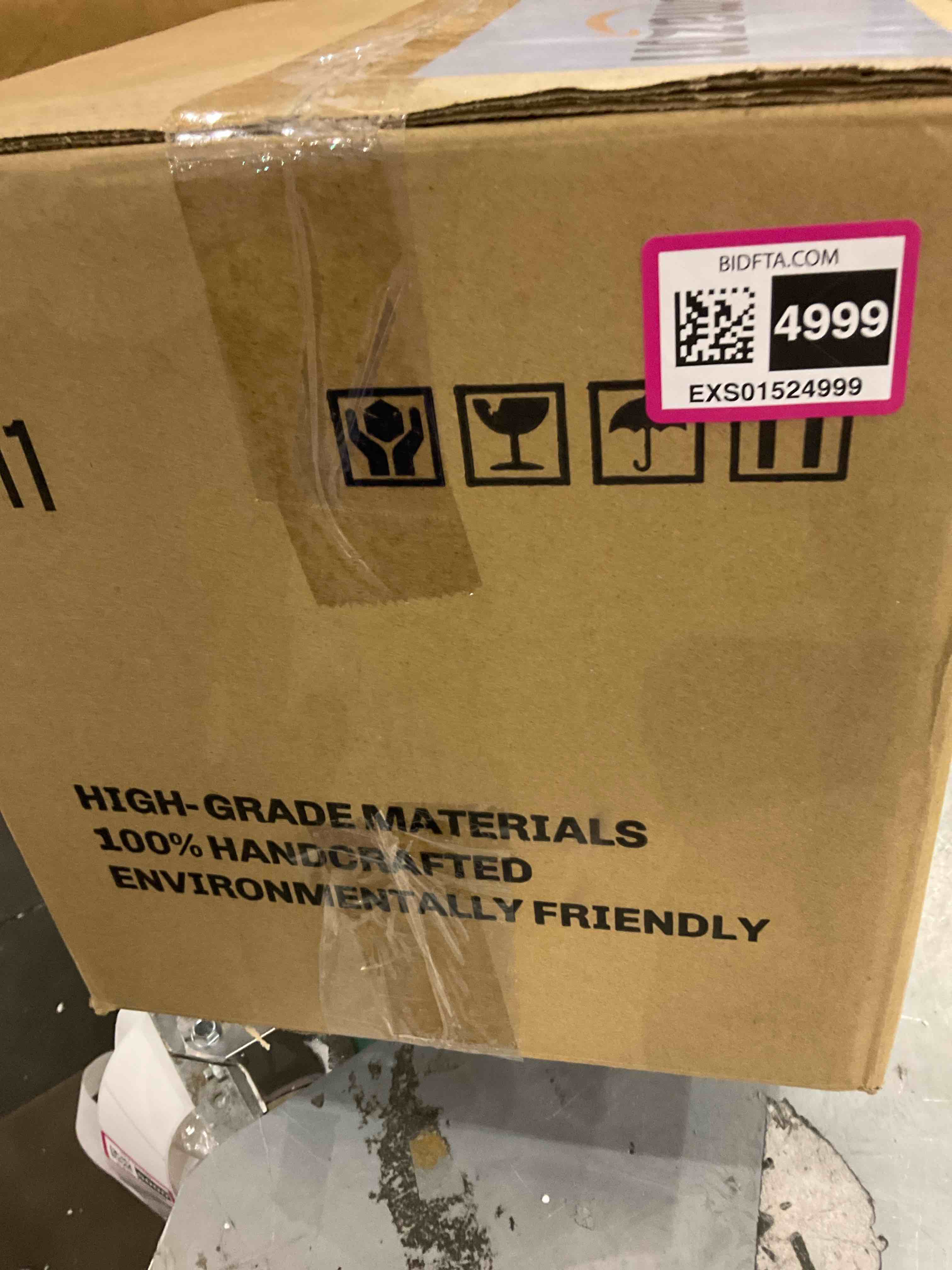 https://s3.amazonaws.com/lotting-images-prod/BargainHunt/EXS01524999_1715345410574.jpeg