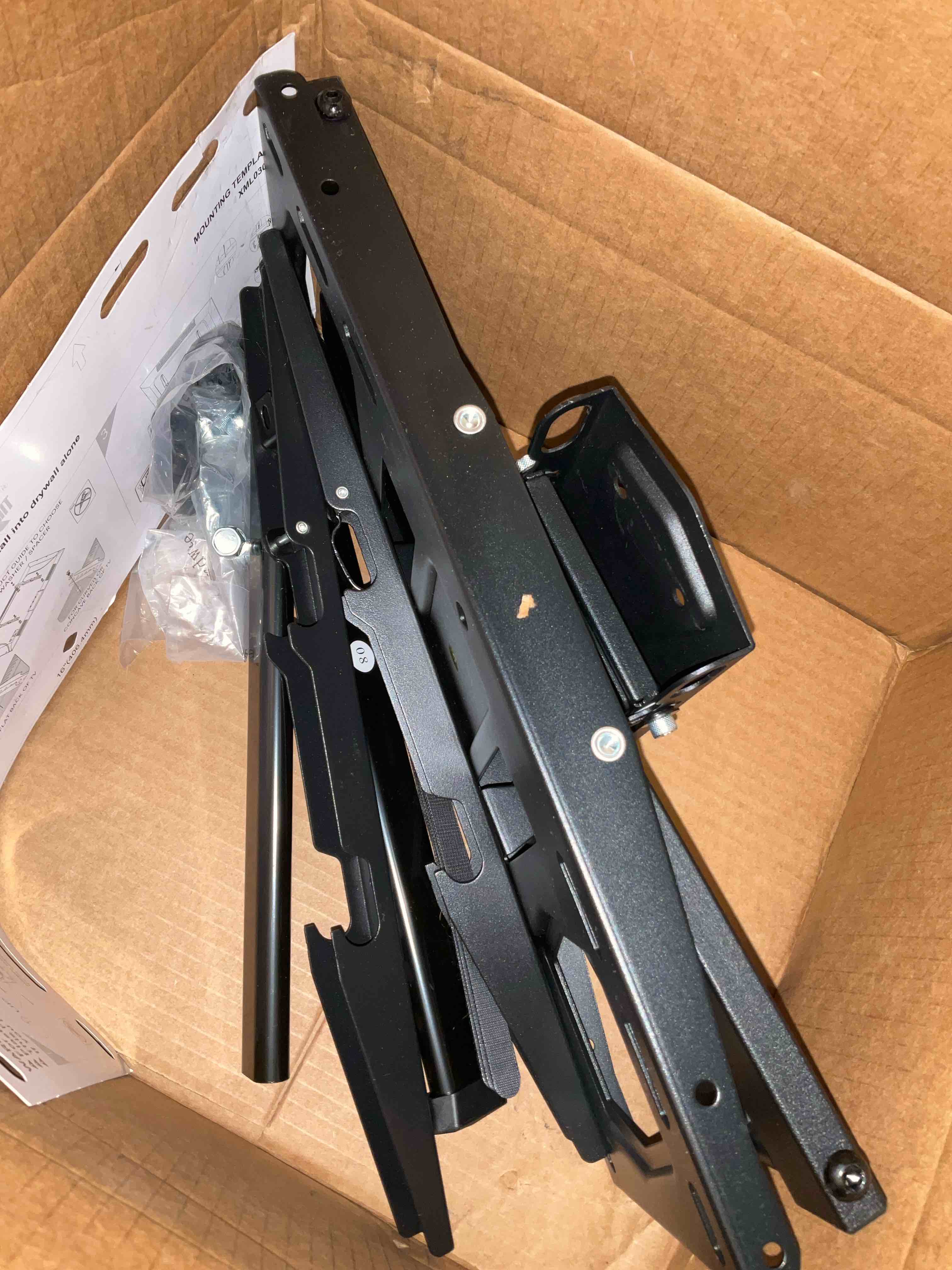 https://s3.amazonaws.com/lotting-images-prod/BargainHunt/EXS01525028_1713876536759.jpeg