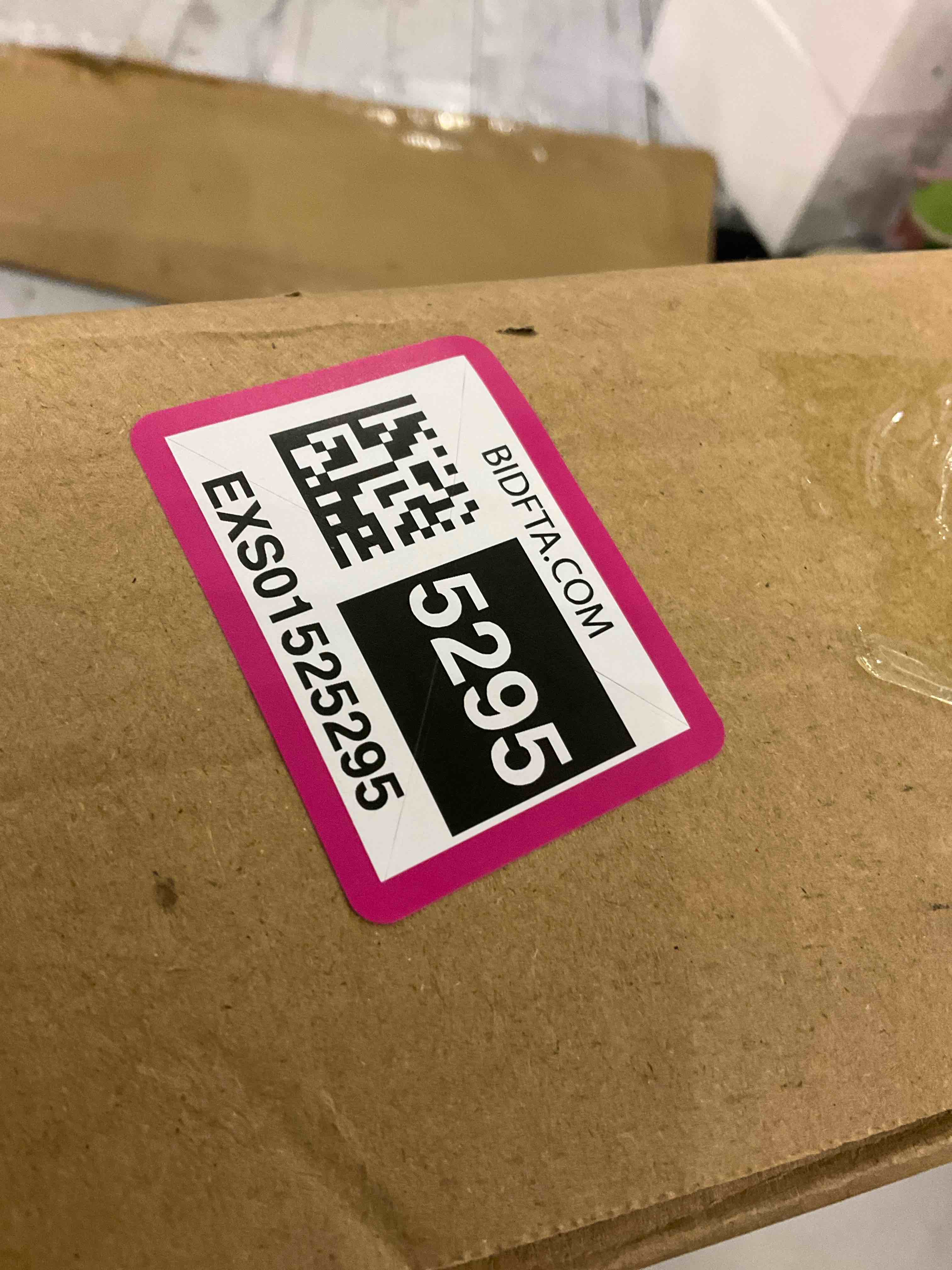 https://s3.amazonaws.com/lotting-images-prod/BargainHunt/EXS01525295_1714045602292.jpeg