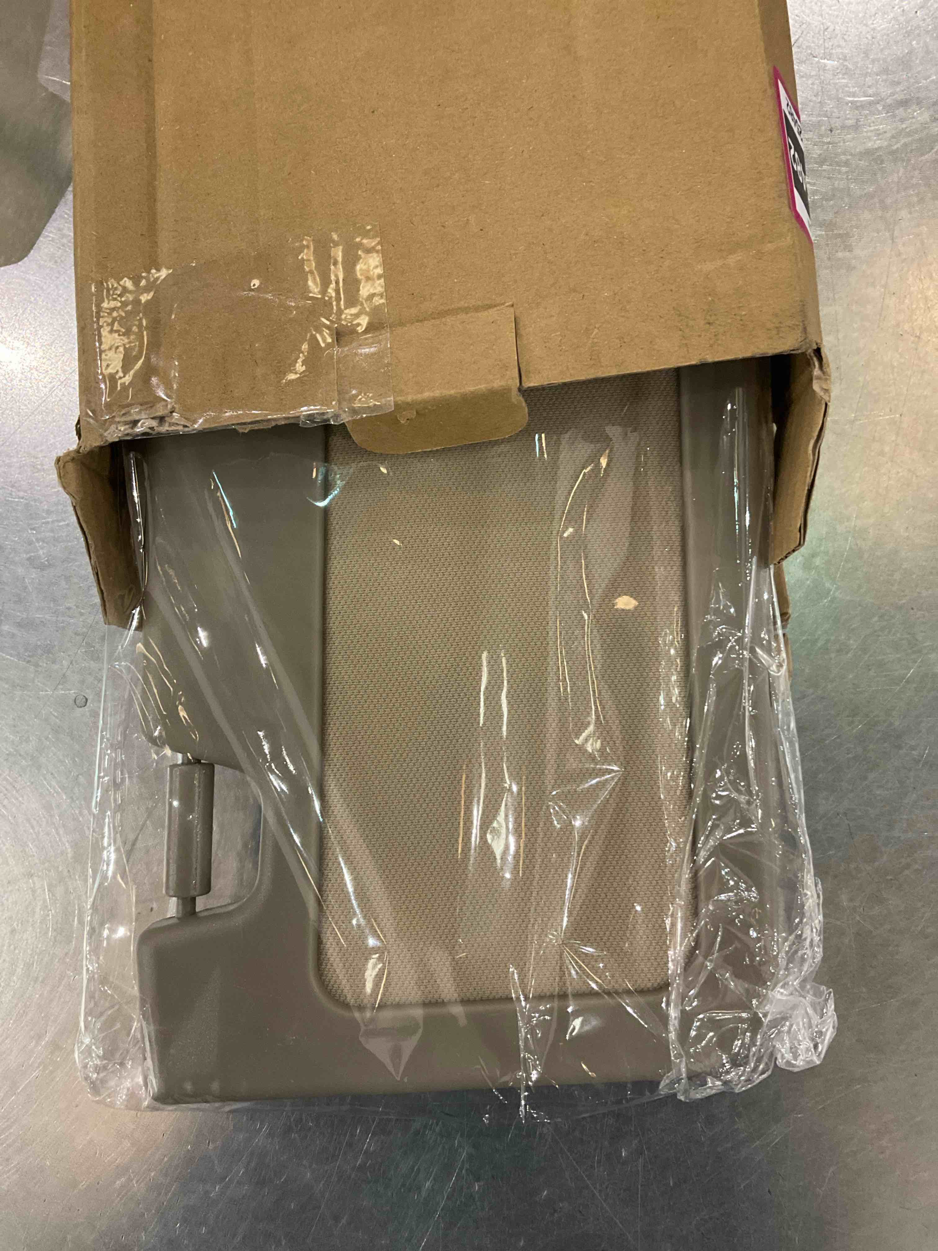 https://s3.amazonaws.com/lotting-images-prod/BargainHunt/EXS01525482_1714139788188.jpeg