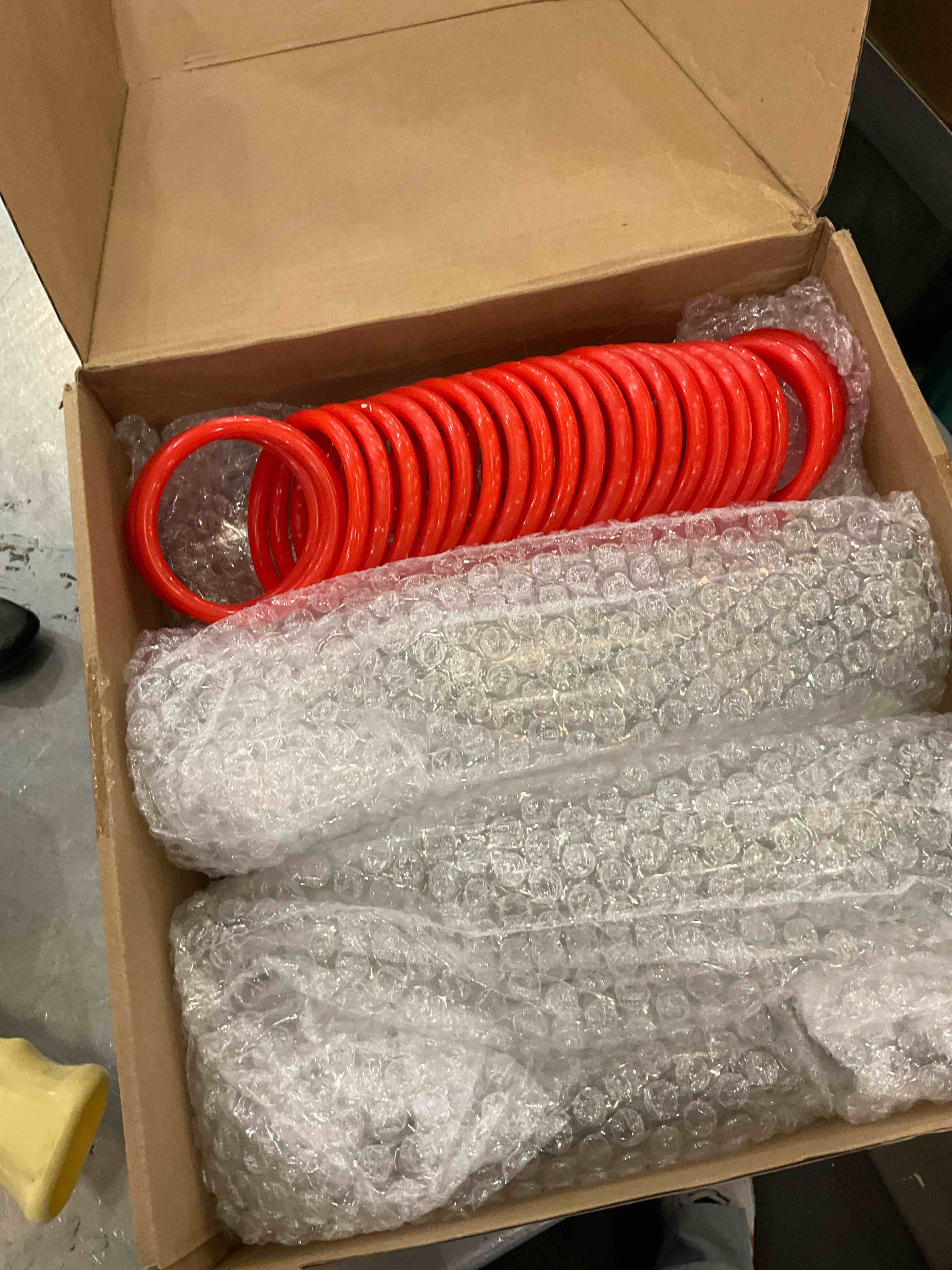 https://s3.amazonaws.com/lotting-images-prod/BargainHunt/EXS01525517_1715349872385.jpeg
