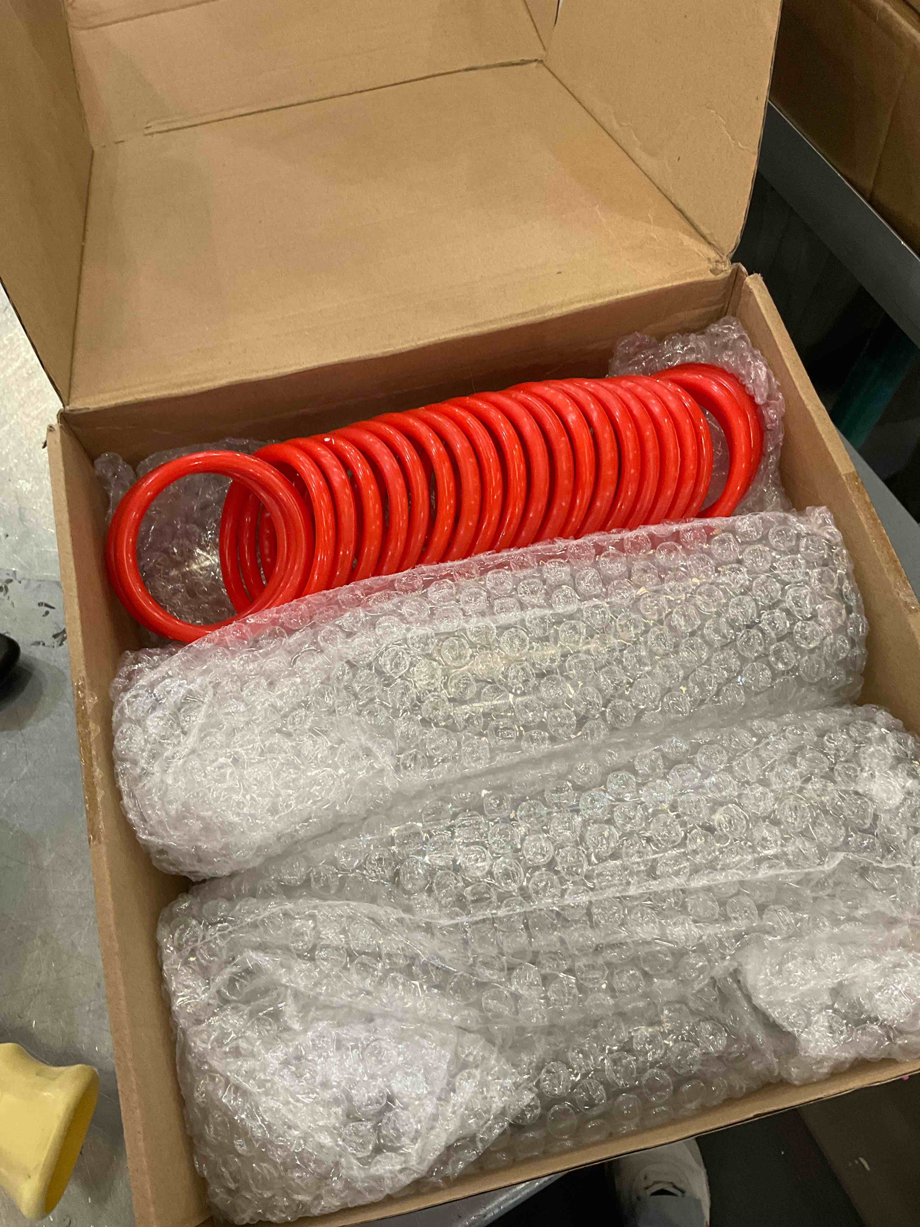 https://s3.amazonaws.com/lotting-images-prod/BargainHunt/EXS01525517_1715349873609.jpeg