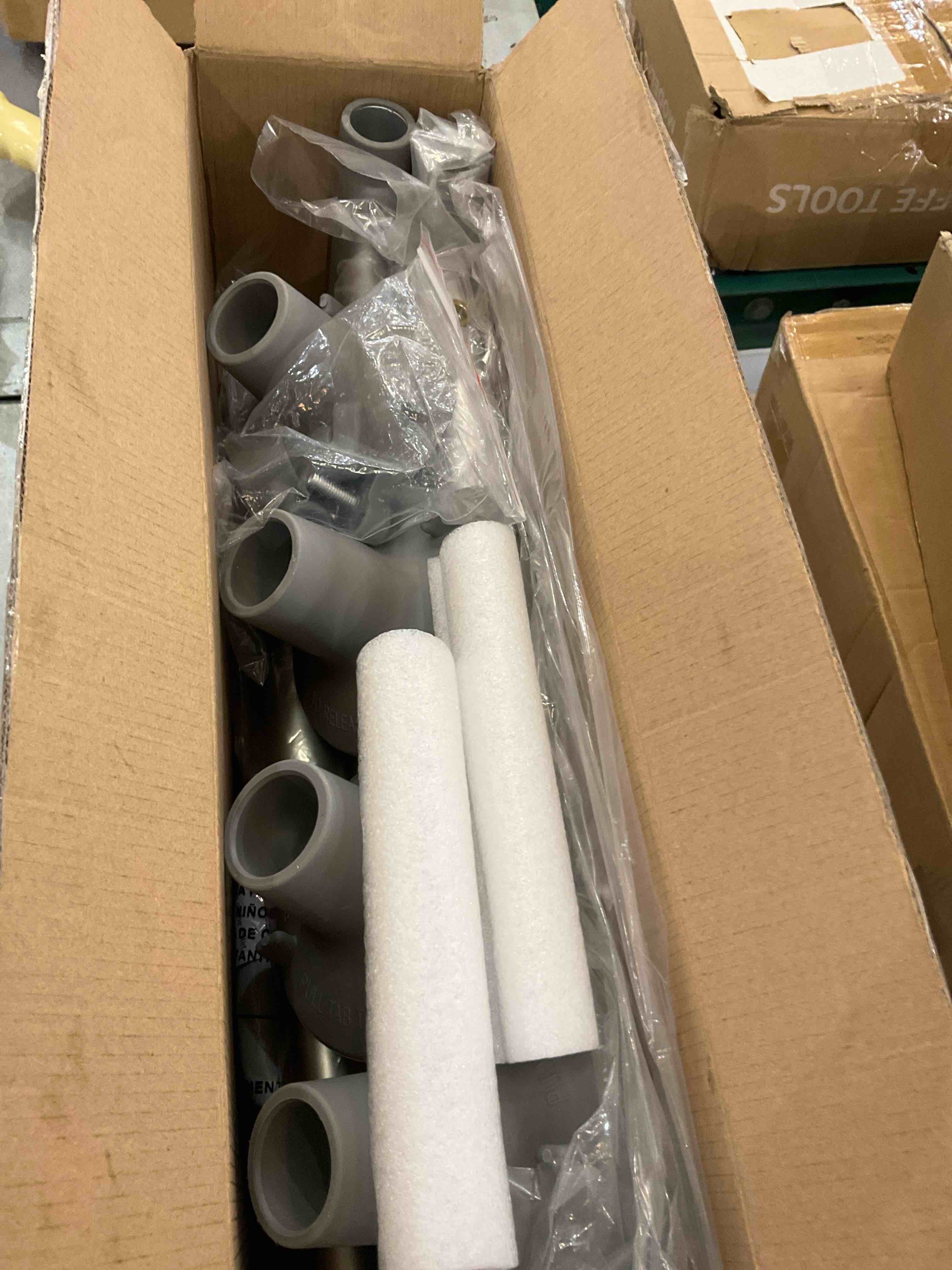 https://s3.amazonaws.com/lotting-images-prod/BargainHunt/EXS01525532_1715351308093.jpeg