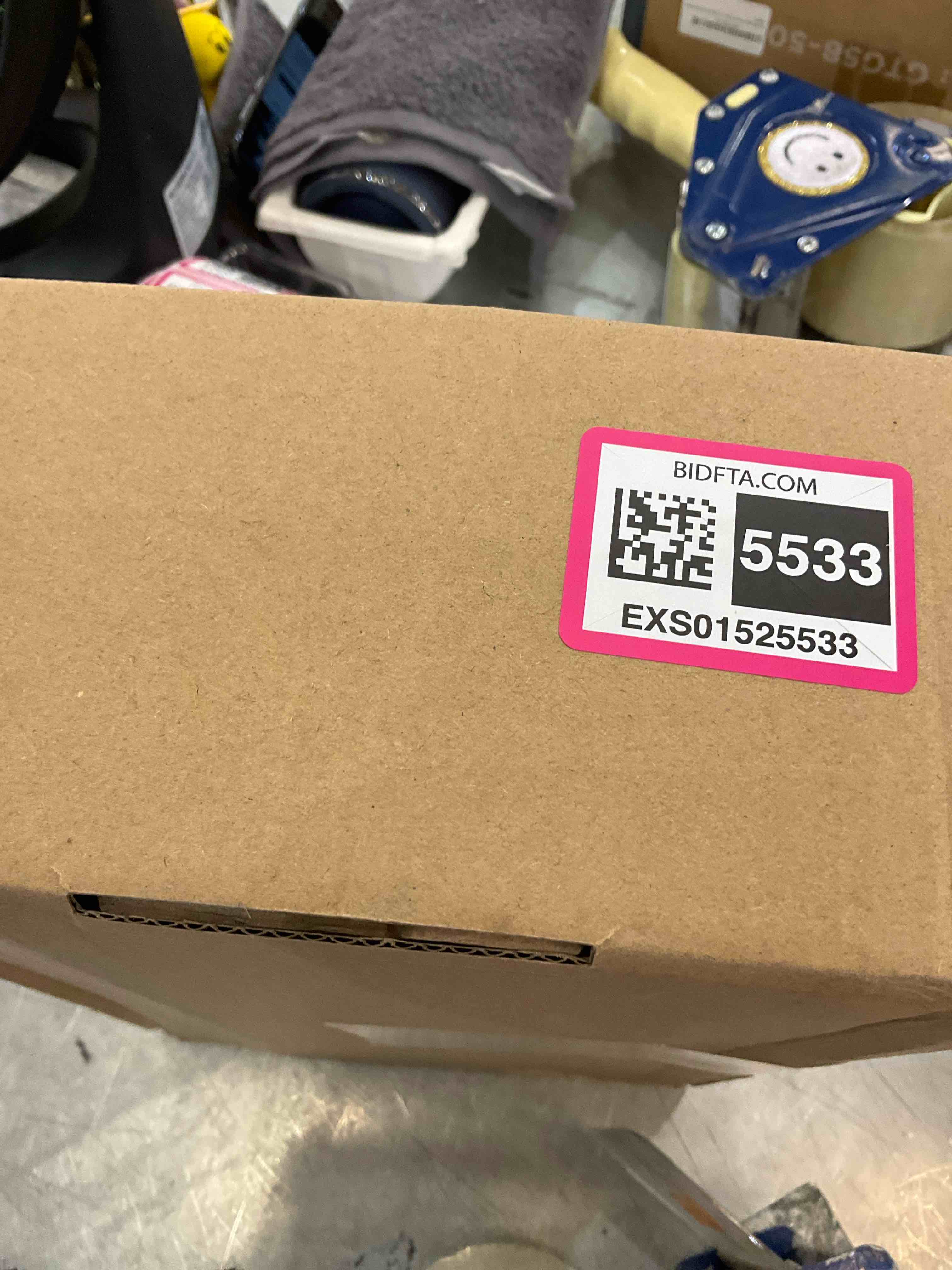 https://s3.amazonaws.com/lotting-images-prod/BargainHunt/EXS01525533_1715351394636.jpeg