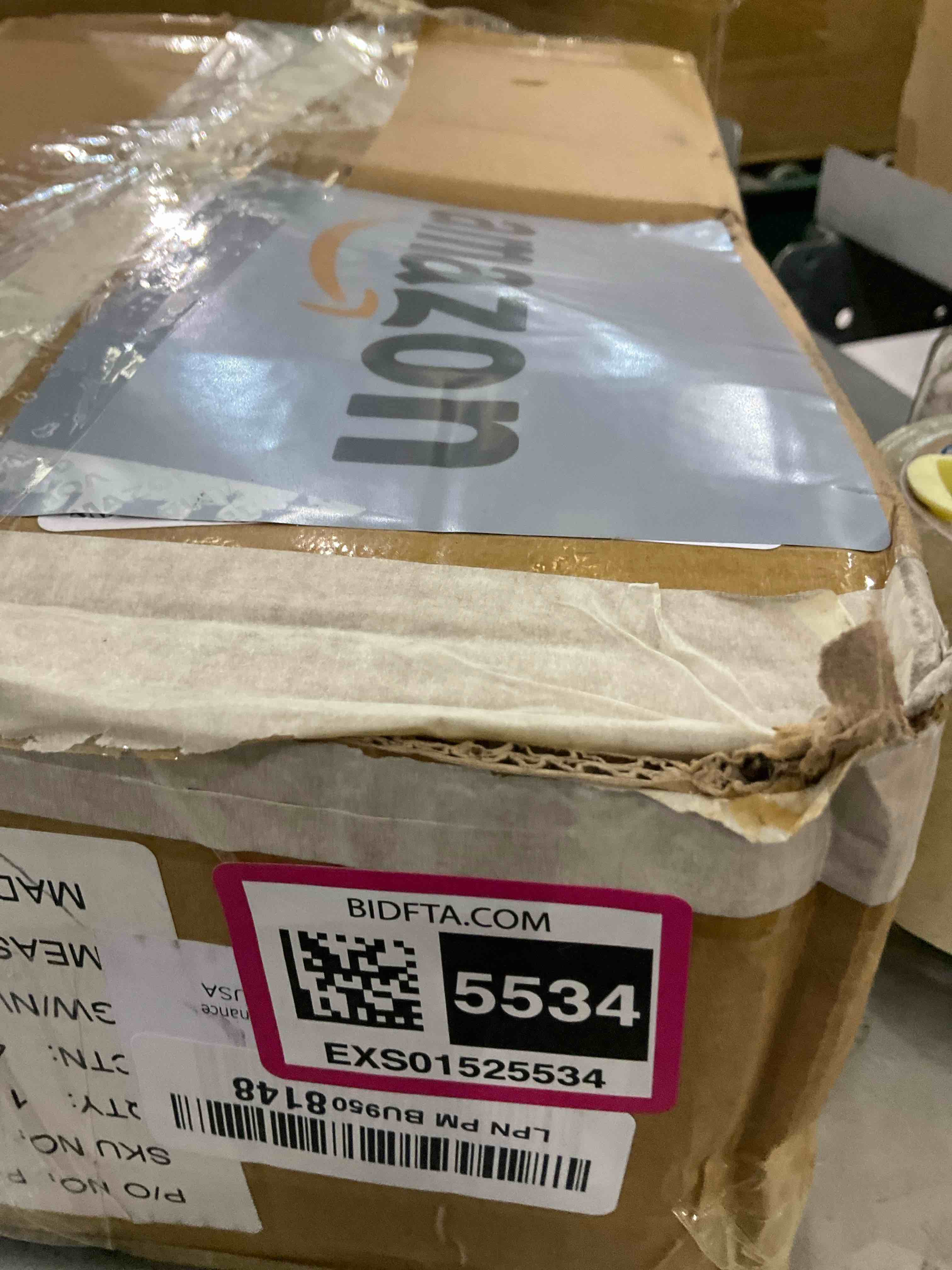 https://s3.amazonaws.com/lotting-images-prod/BargainHunt/EXS01525534_1715351453196.jpeg