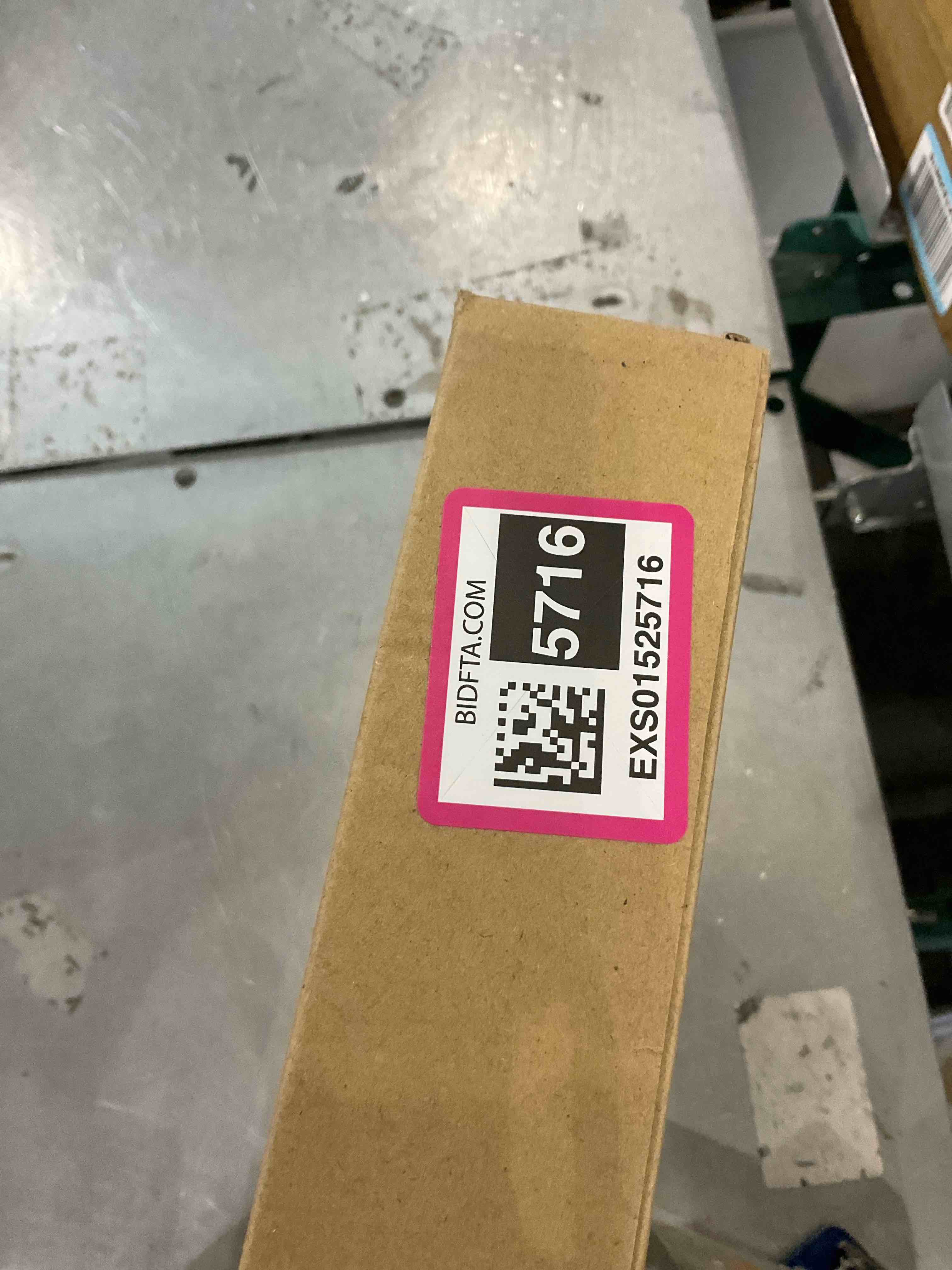 https://s3.amazonaws.com/lotting-images-prod/BargainHunt/EXS01525716_1715601544249.jpeg