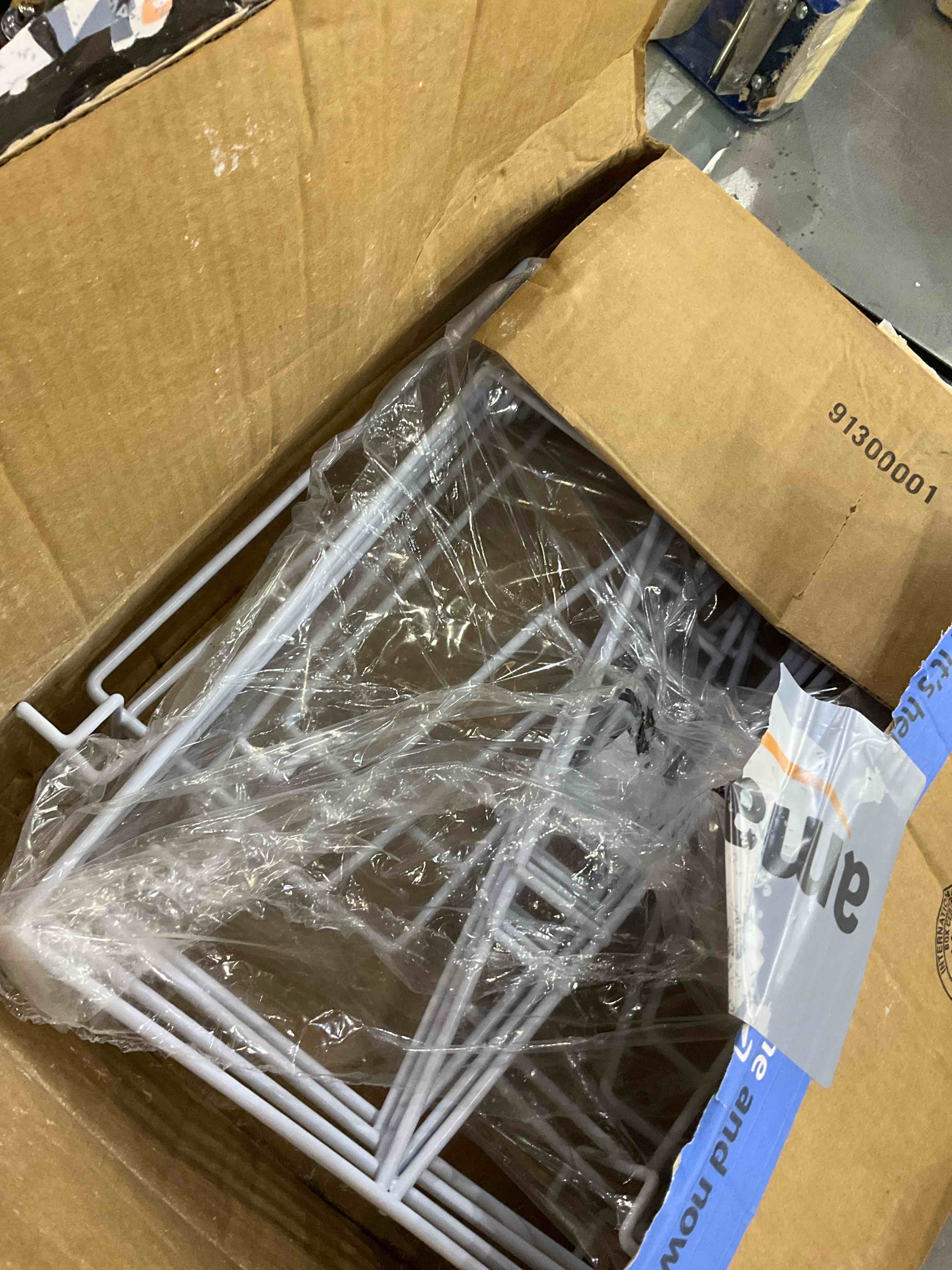 https://s3.amazonaws.com/lotting-images-prod/BargainHunt/EXS01525733_1715602862222.jpeg