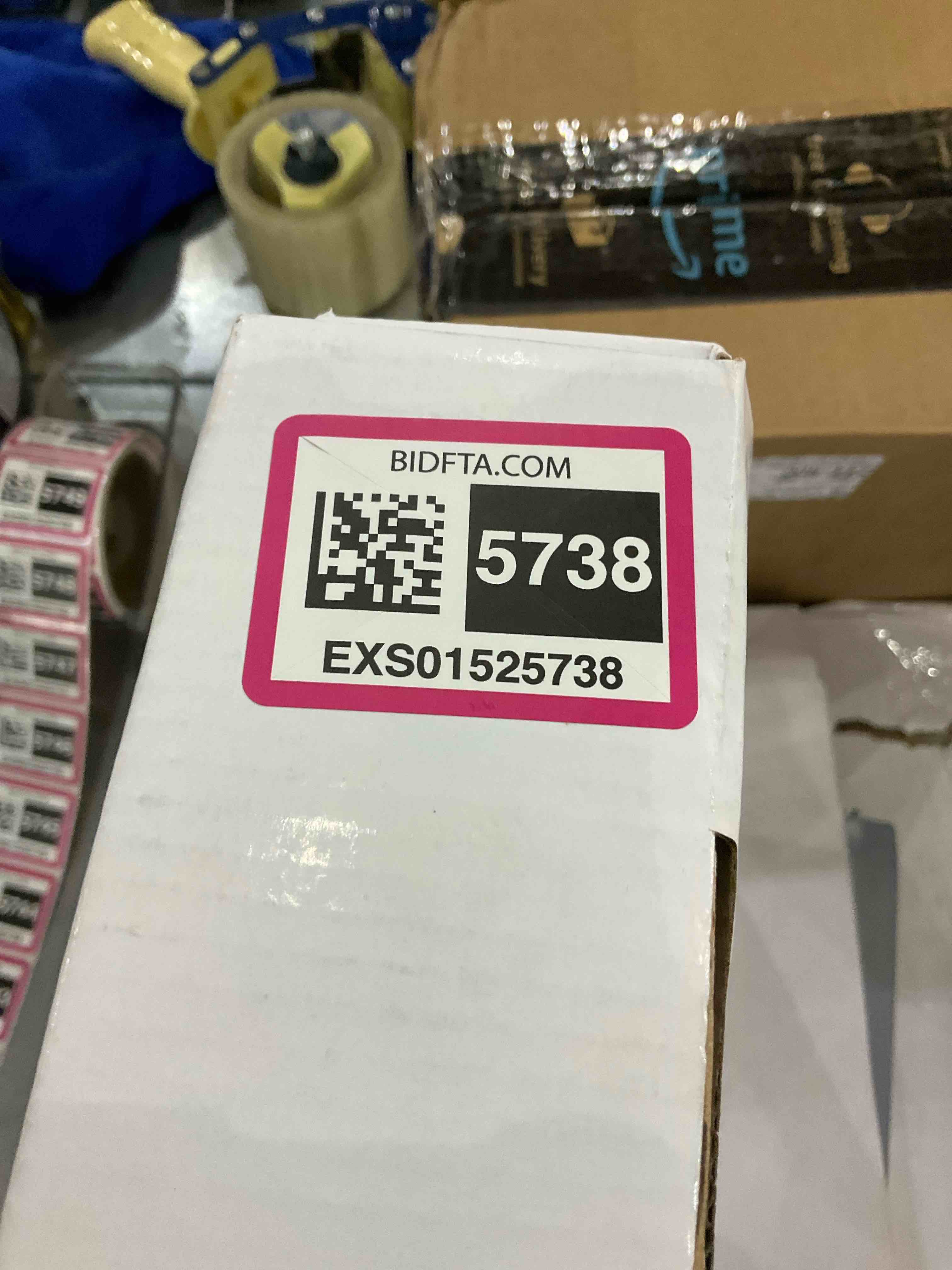 https://s3.amazonaws.com/lotting-images-prod/BargainHunt/EXS01525738_1715603276868.jpeg