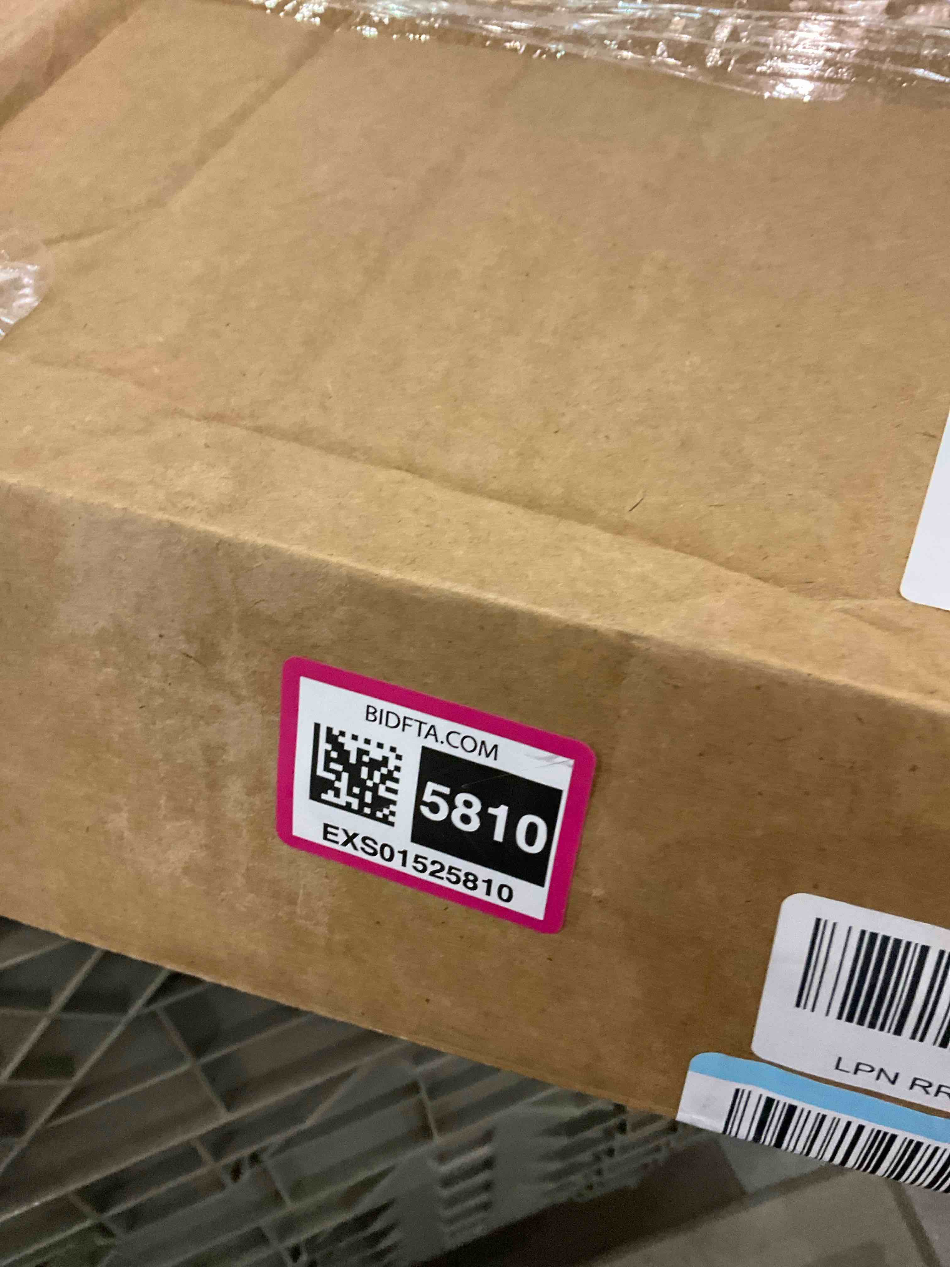 https://s3.amazonaws.com/lotting-images-prod/BargainHunt/EXS01525810_1715610551516.jpeg