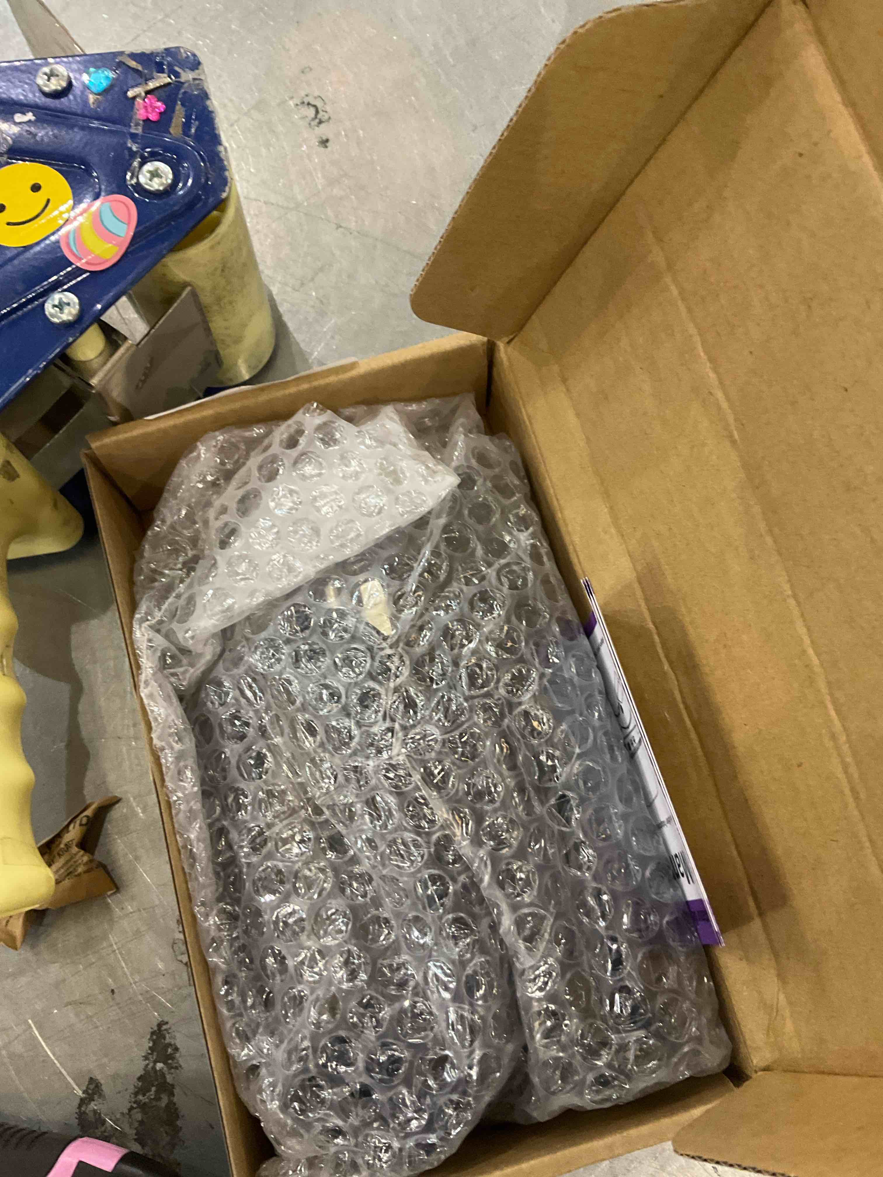 https://s3.amazonaws.com/lotting-images-prod/BargainHunt/EXS01525812_1715610668728.jpeg