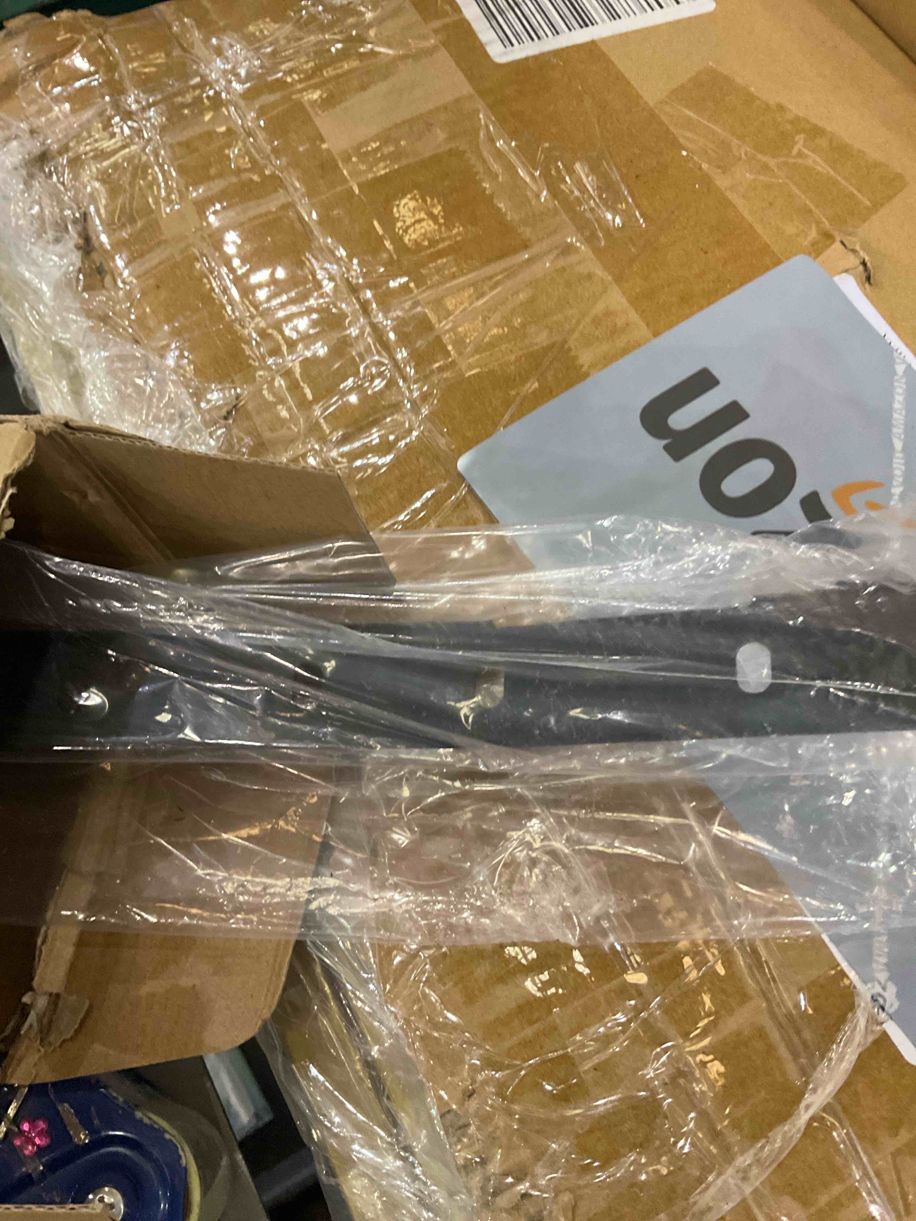 https://s3.amazonaws.com/lotting-images-prod/BargainHunt/EXS01525813_1715610720511.jpeg