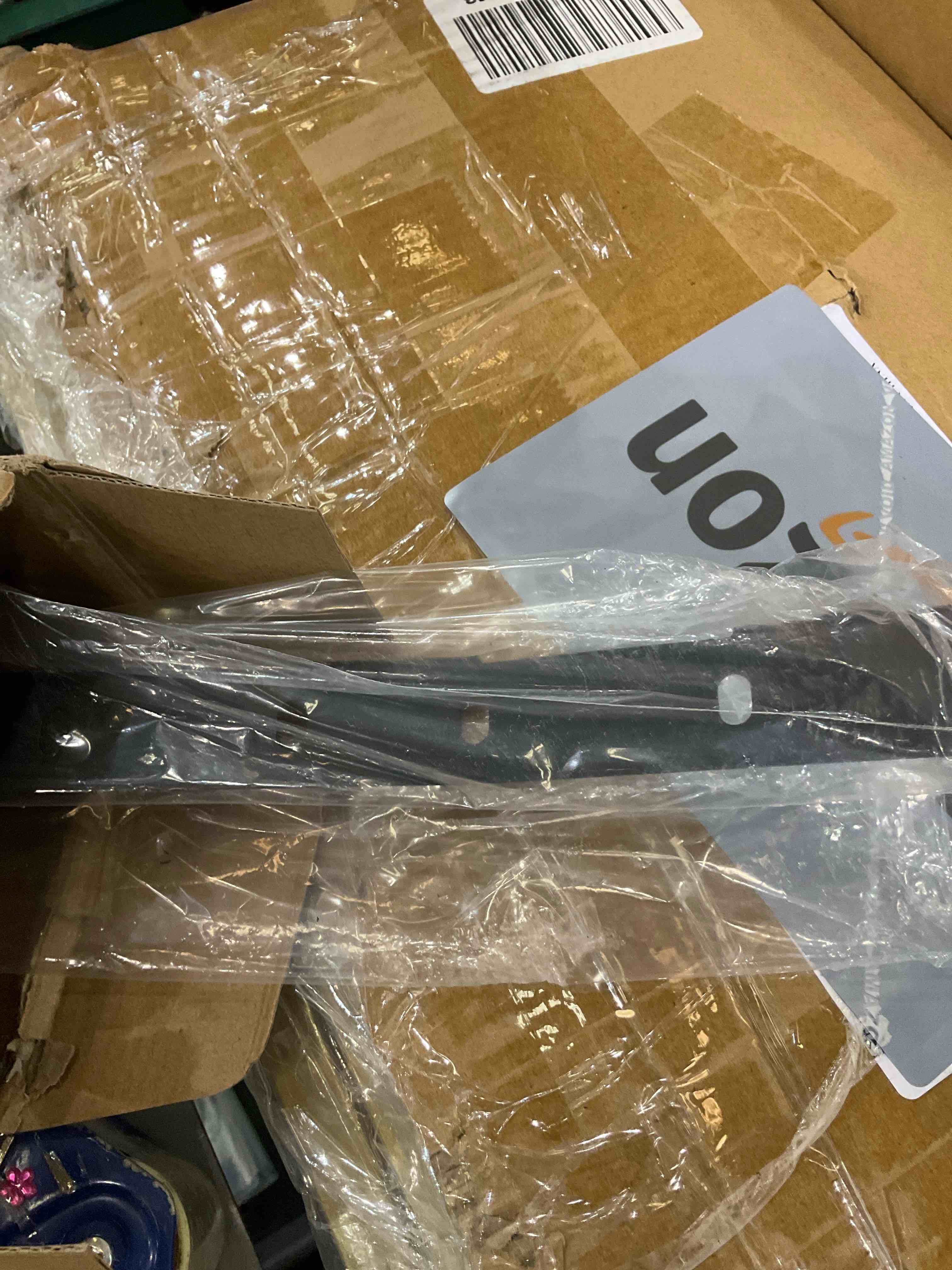 https://s3.amazonaws.com/lotting-images-prod/BargainHunt/EXS01525813_1715610721593.jpeg