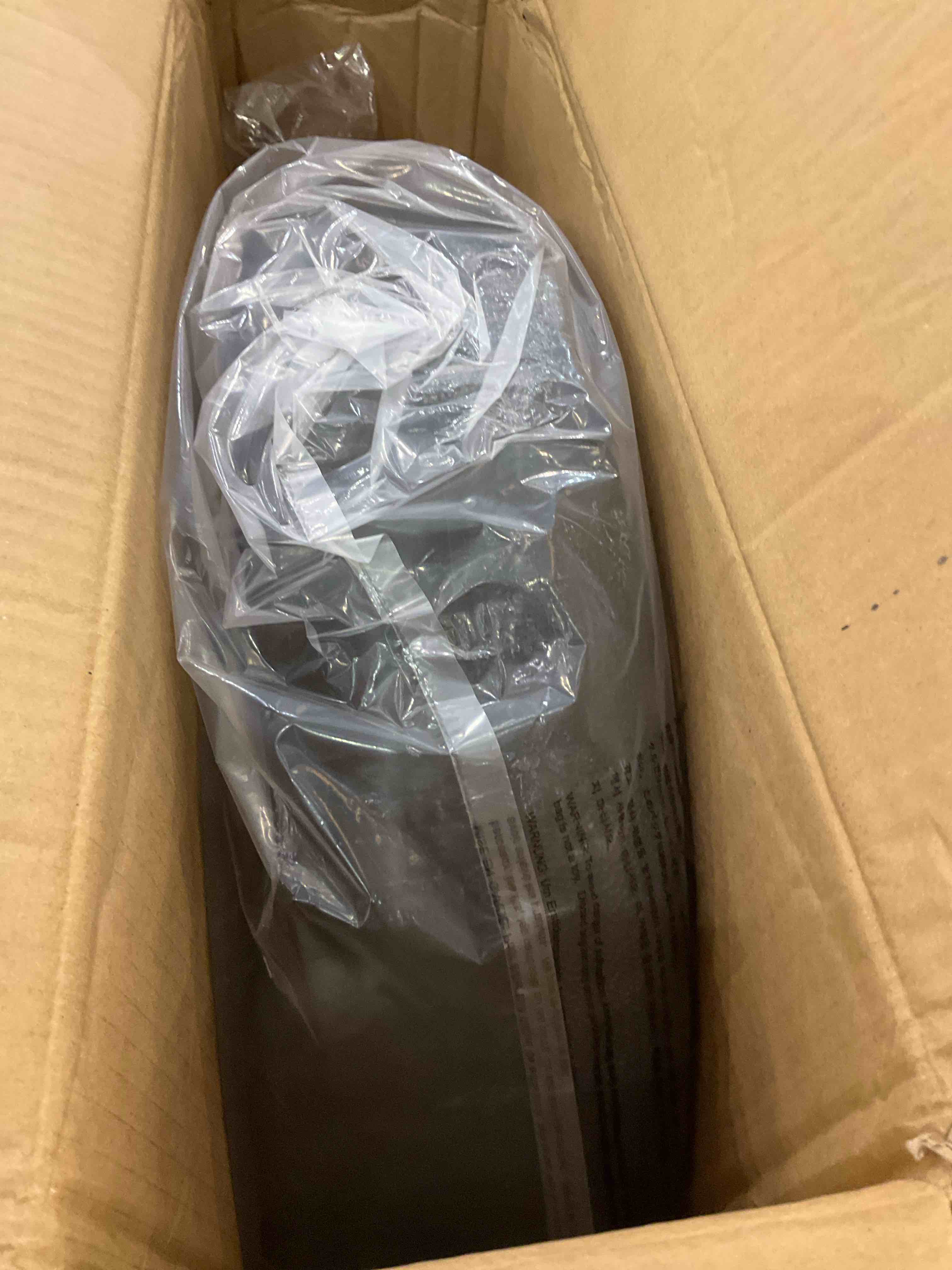 https://s3.amazonaws.com/lotting-images-prod/BargainHunt/EXS01525837_1715613043084.jpeg