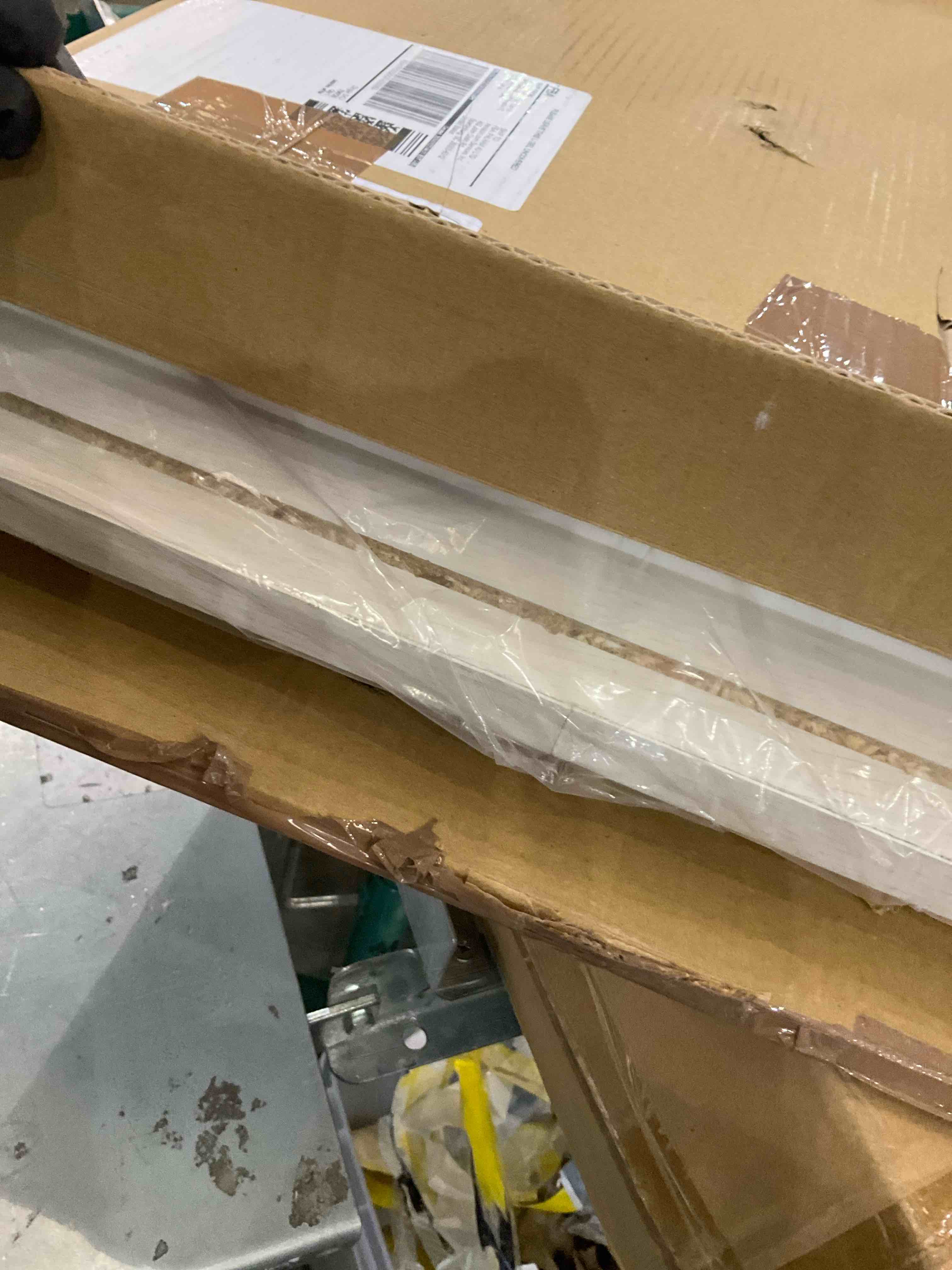 https://s3.amazonaws.com/lotting-images-prod/BargainHunt/EXS01525838_1715613098693.jpeg