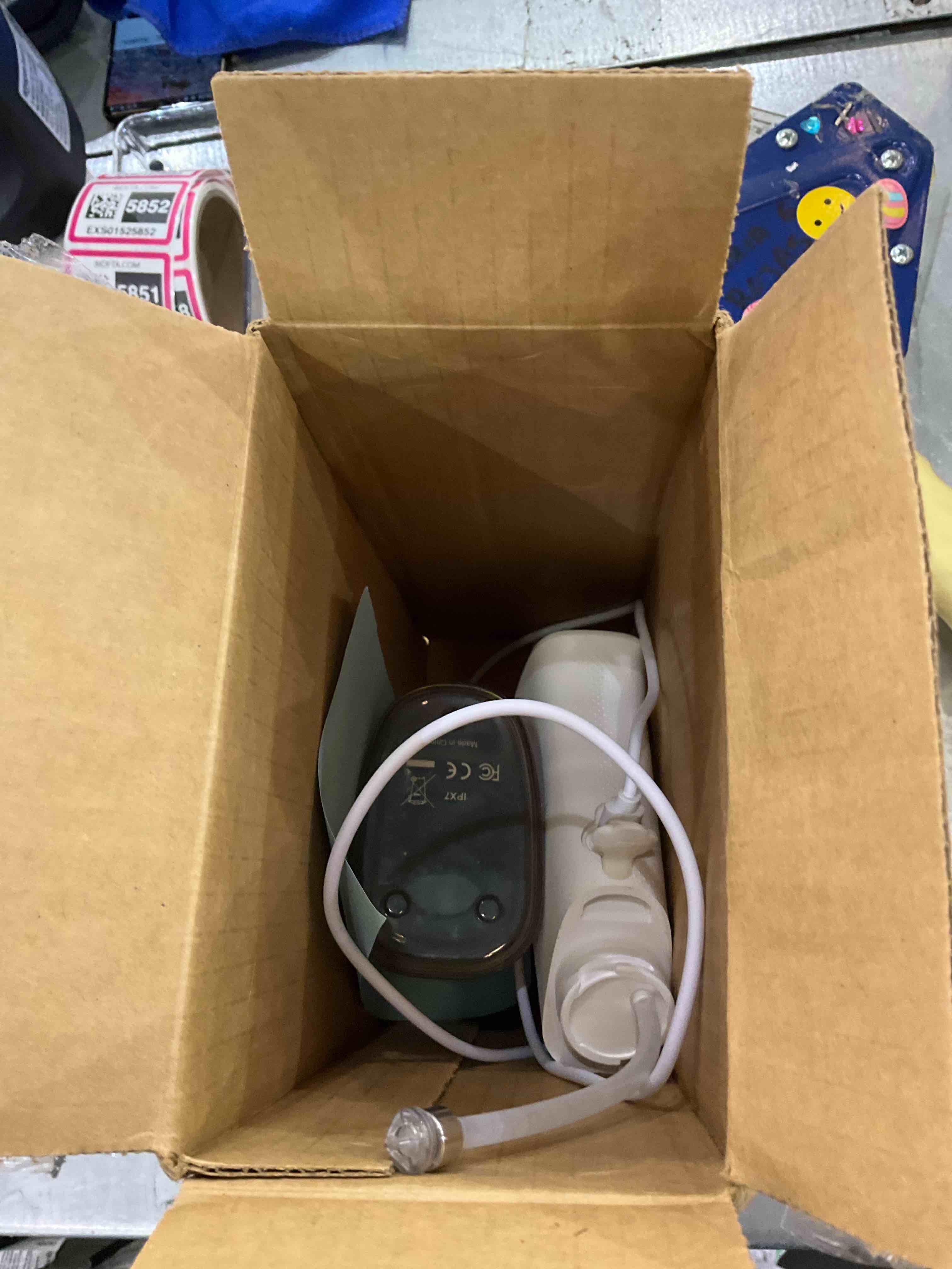 https://s3.amazonaws.com/lotting-images-prod/BargainHunt/EXS01525844_1715613881823.jpeg