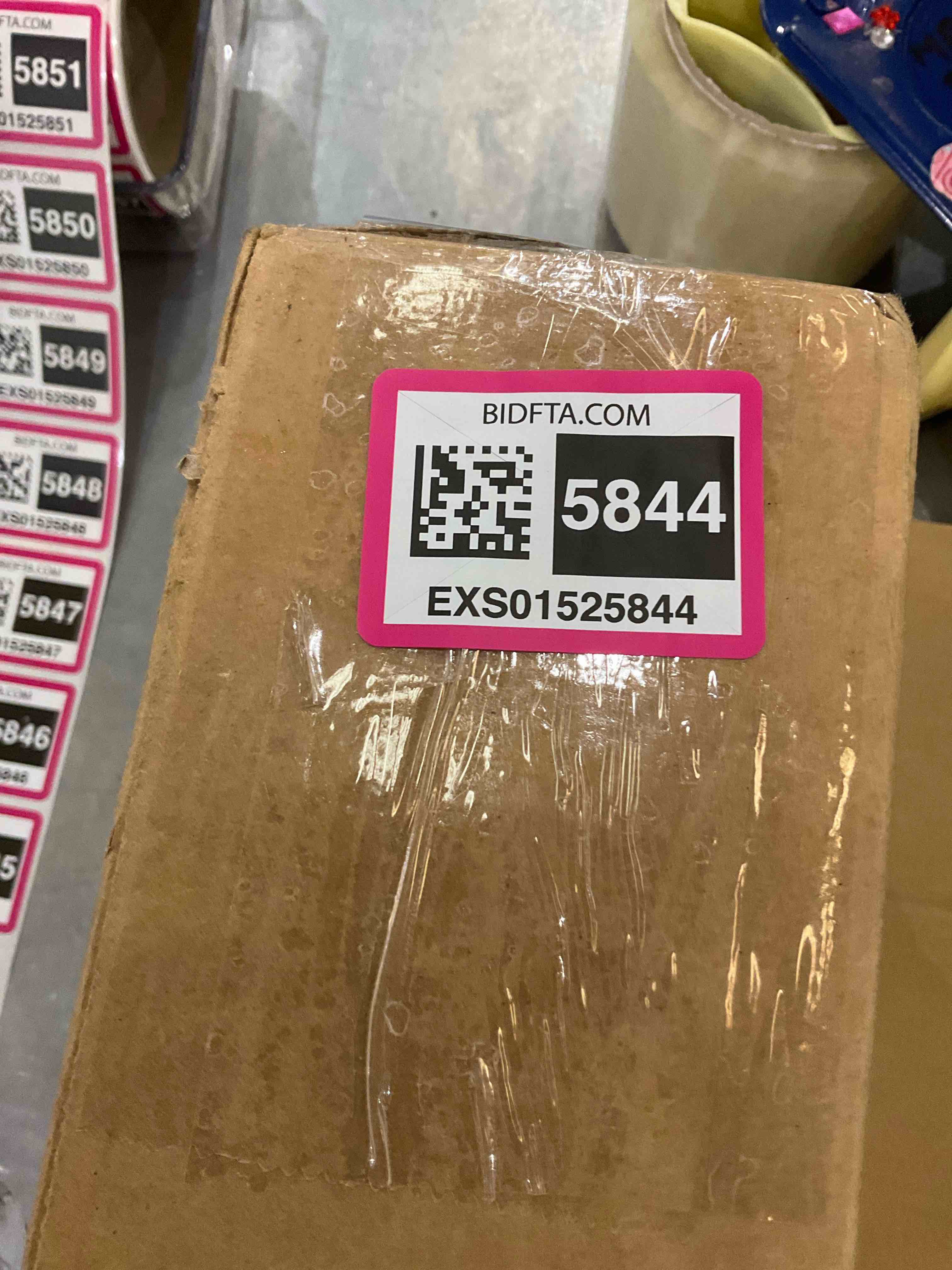 https://s3.amazonaws.com/lotting-images-prod/BargainHunt/EXS01525844_1715613894229.jpeg
