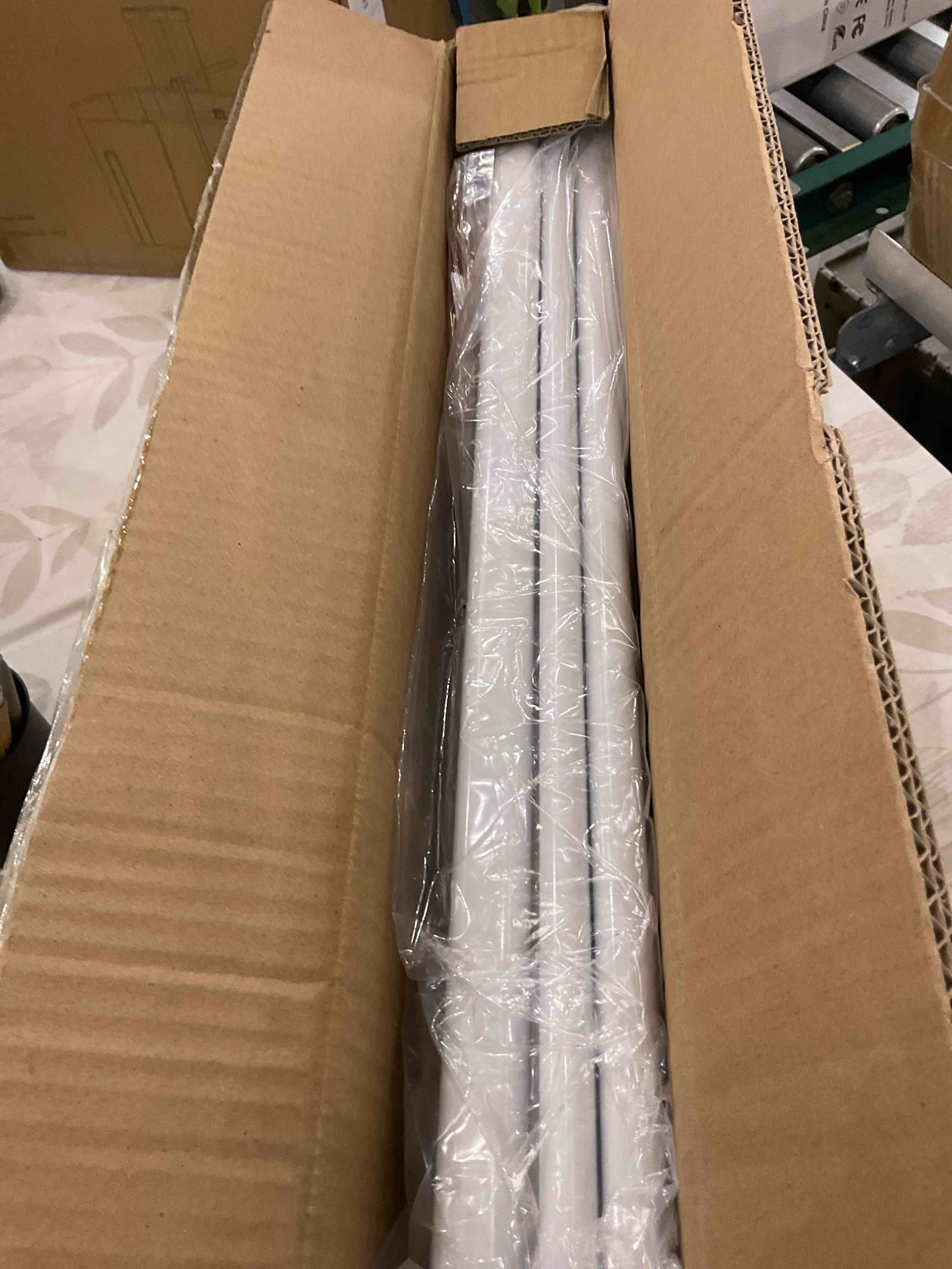https://s3.amazonaws.com/lotting-images-prod/BargainHunt/EXS01525927_1715627436979.jpeg