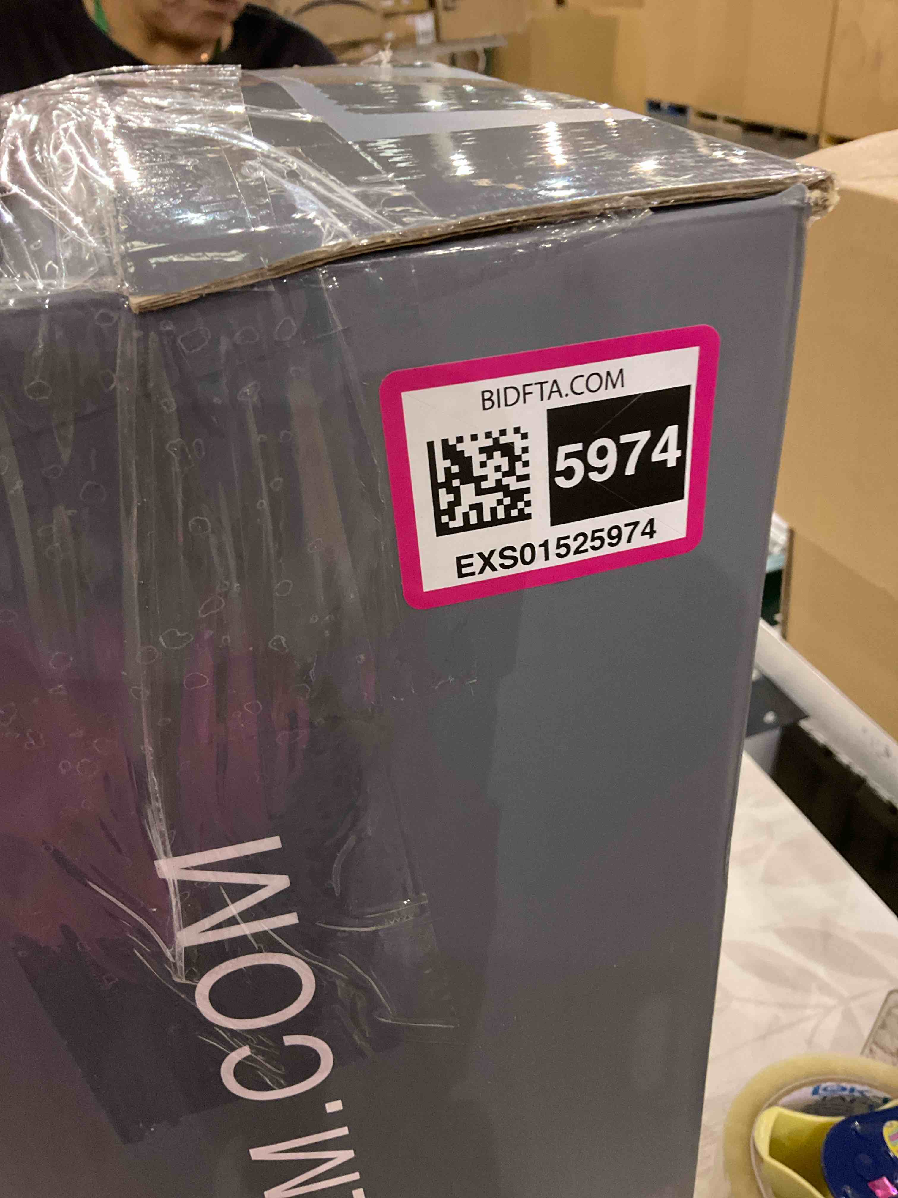 https://s3.amazonaws.com/lotting-images-prod/BargainHunt/EXS01525974_1715688985390.jpeg