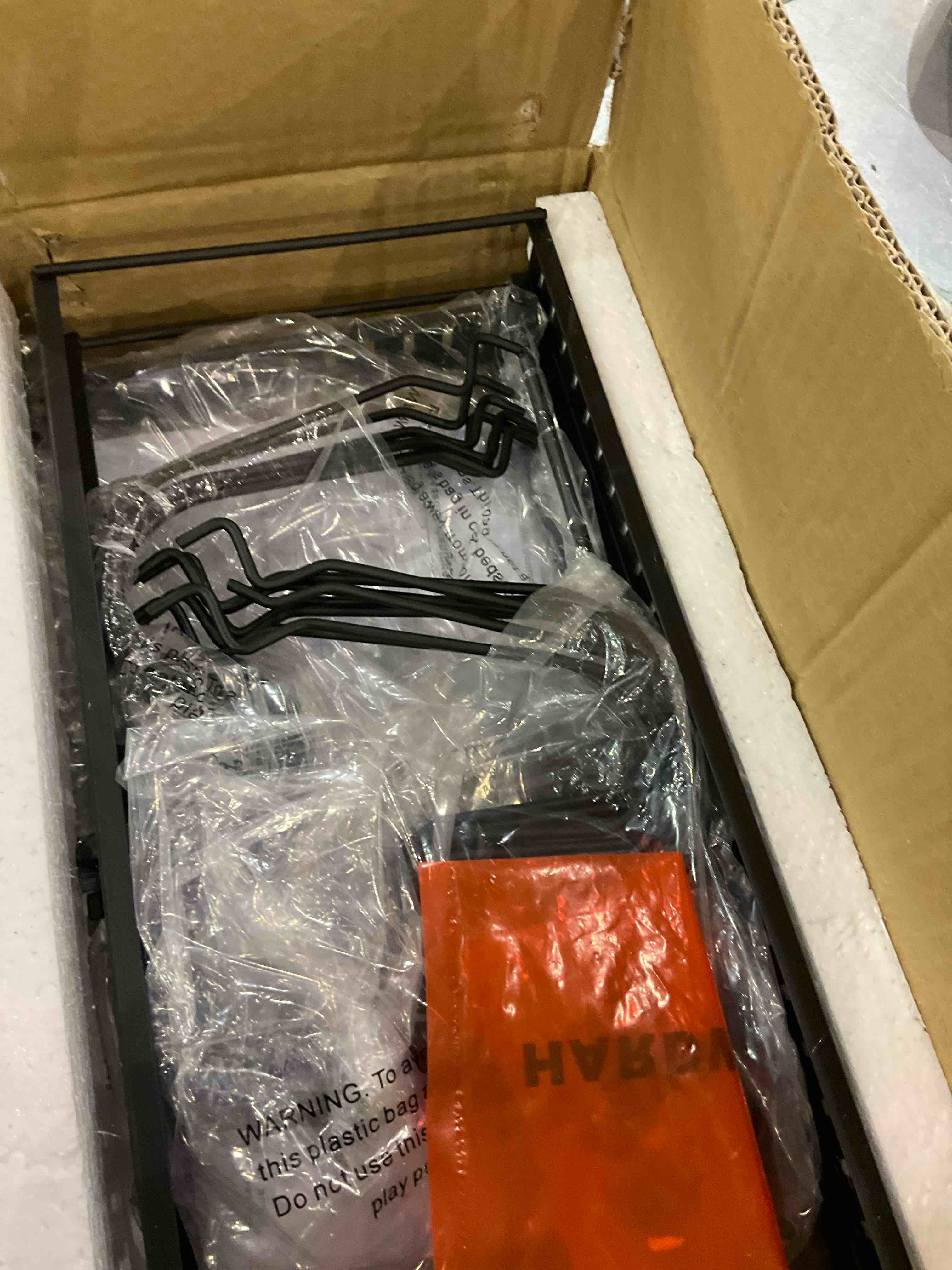 https://s3.amazonaws.com/lotting-images-prod/BargainHunt/EXS01526009_1713784780287.jpeg