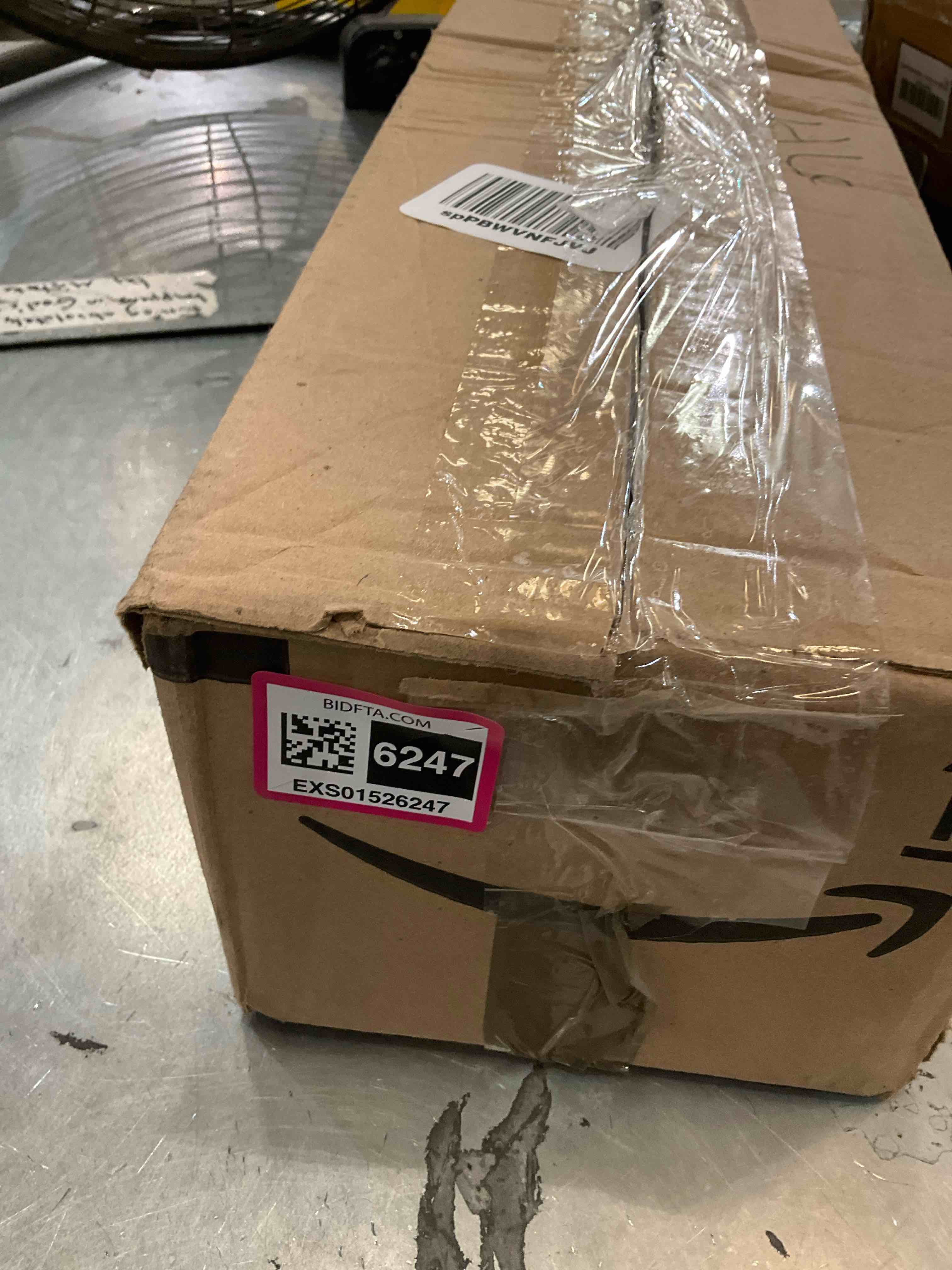 https://s3.amazonaws.com/lotting-images-prod/BargainHunt/EXS01526247_1713810213041.jpeg