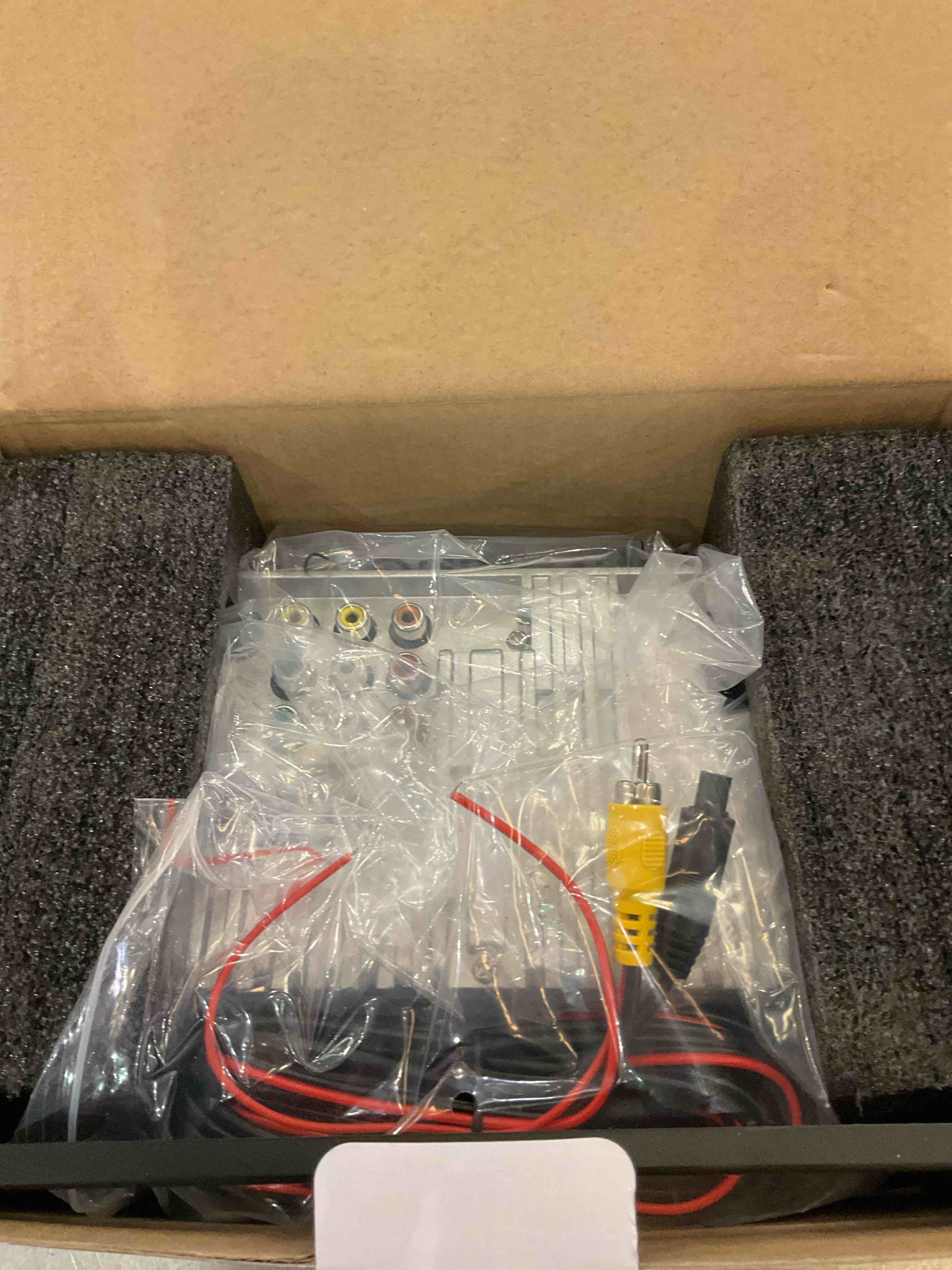 in car multi media player with 7” screen Bluetooth radio receiver